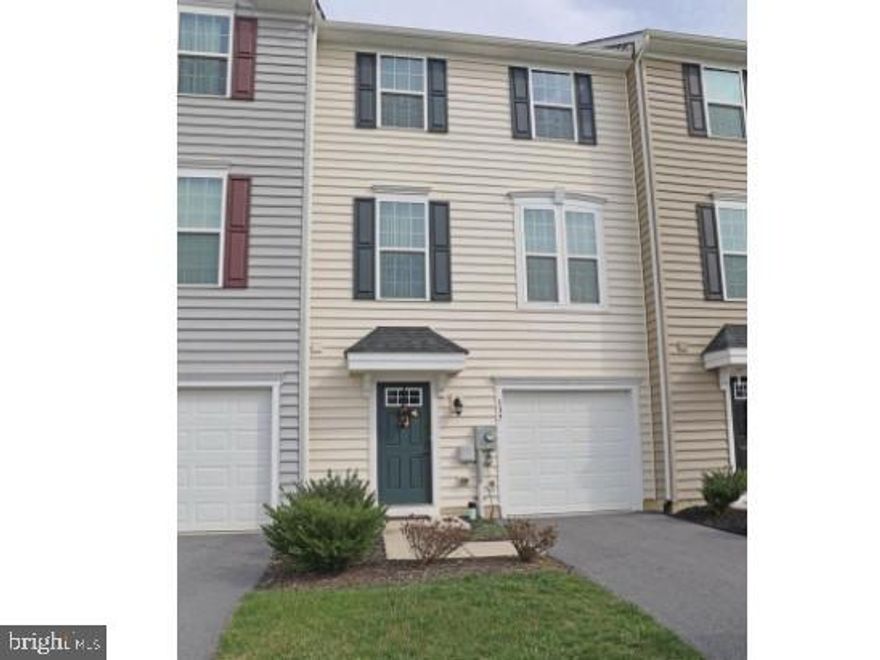 Welcome to your 3 bedroom, 2 1/2 bath townhome in the desirable Potomac Station Subdivision of Falling Waters, WV. This immaculate mid-unit townhome offers comfort, convenience, and modern living.  The laundry is located on the bedroom level and the lower-level rec room adds versatility to the floor plan, allowing you to tailor the space to your needs. No Pets
With easy access to I-81, MD and PA. This location is perfect for commuters.  Schedule a showing today!