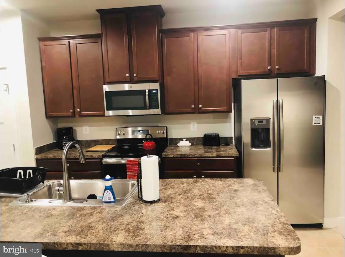 POTOMAC STATION - Residential Lease