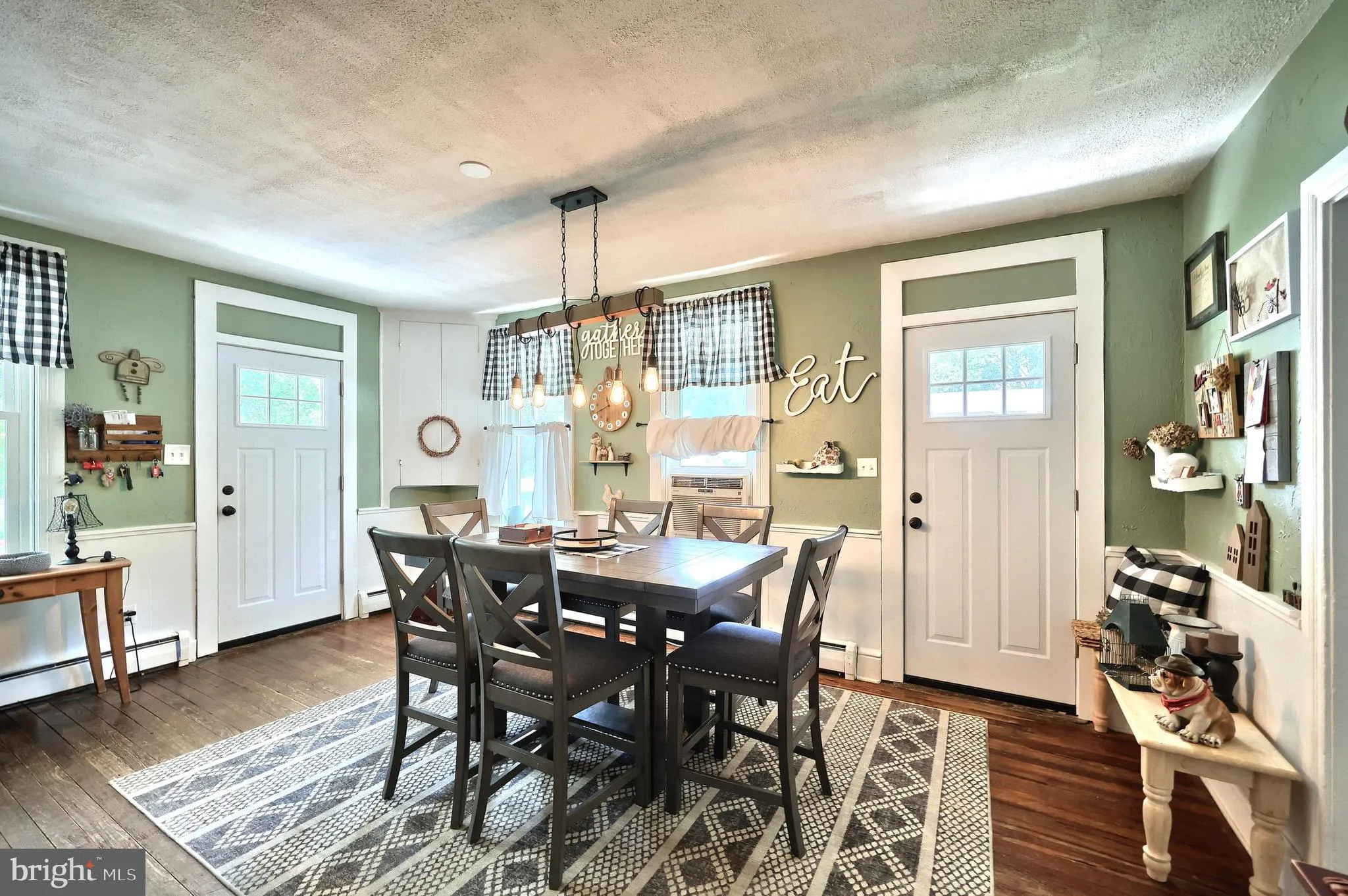 York, Pennsylvania 17402, United States, 4 Bedrooms Bedrooms, ,2 BathroomsBathrooms,Residential,Active,172889