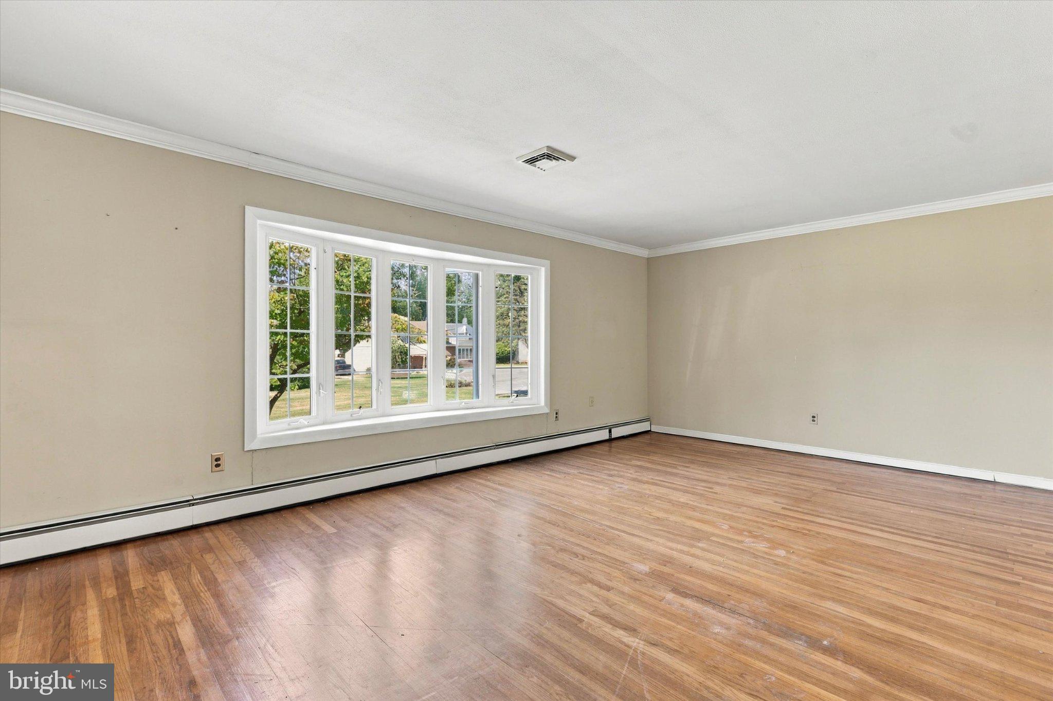188 CLOVERLY DRIVE