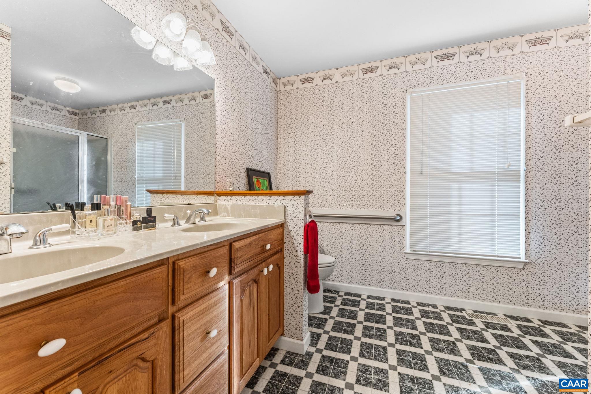 LAKE MONTICELLO - Residential