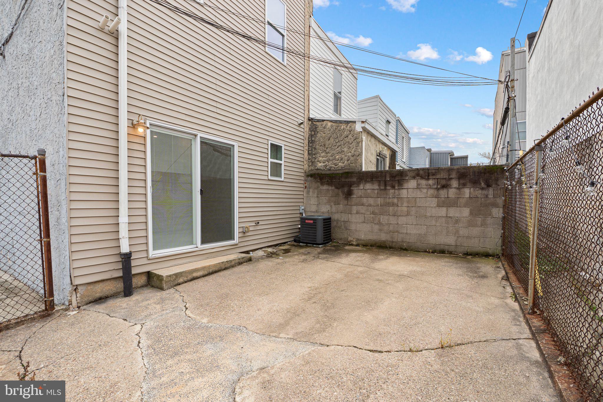 POINT BREEZE - Residential