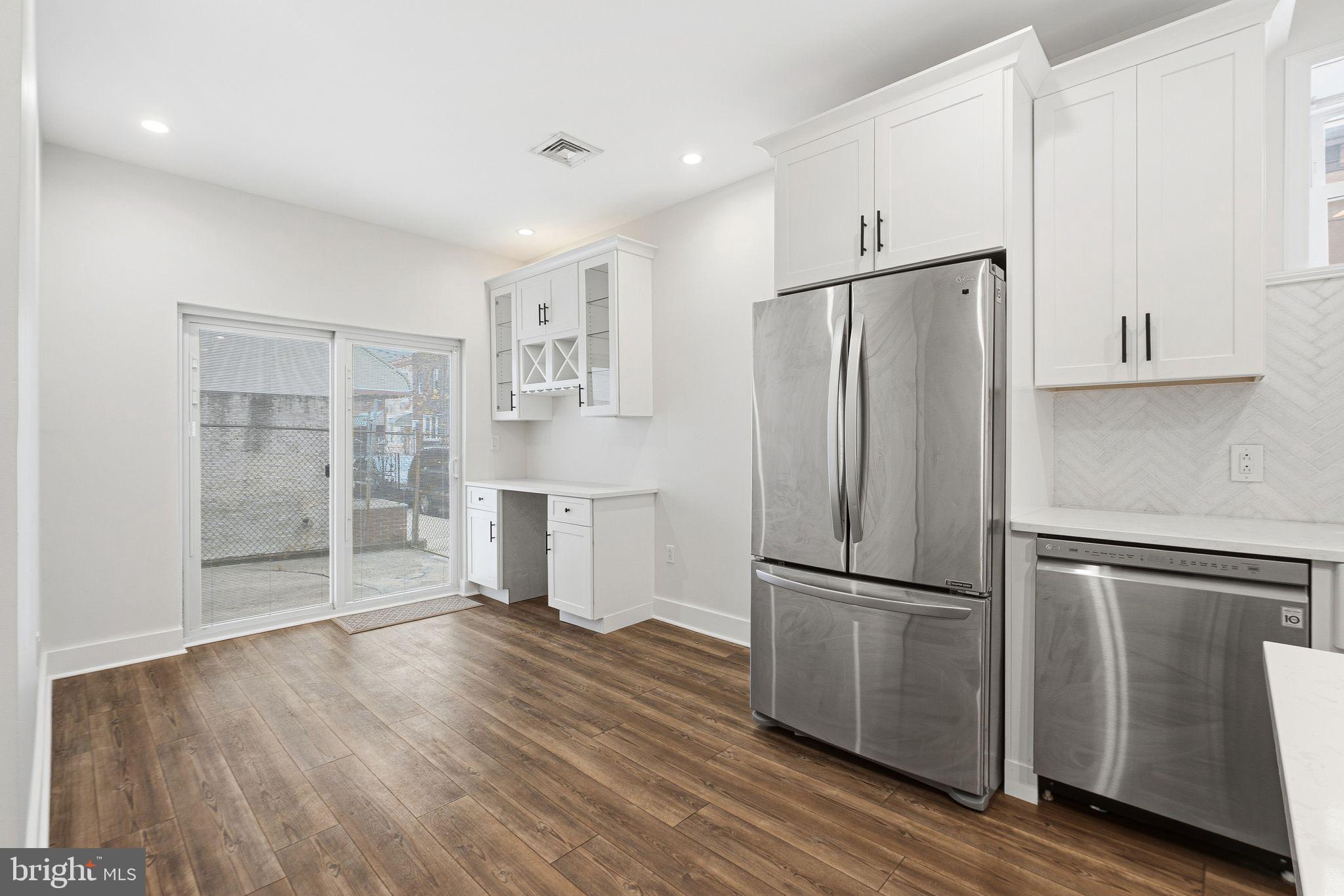 POINT BREEZE - Residential