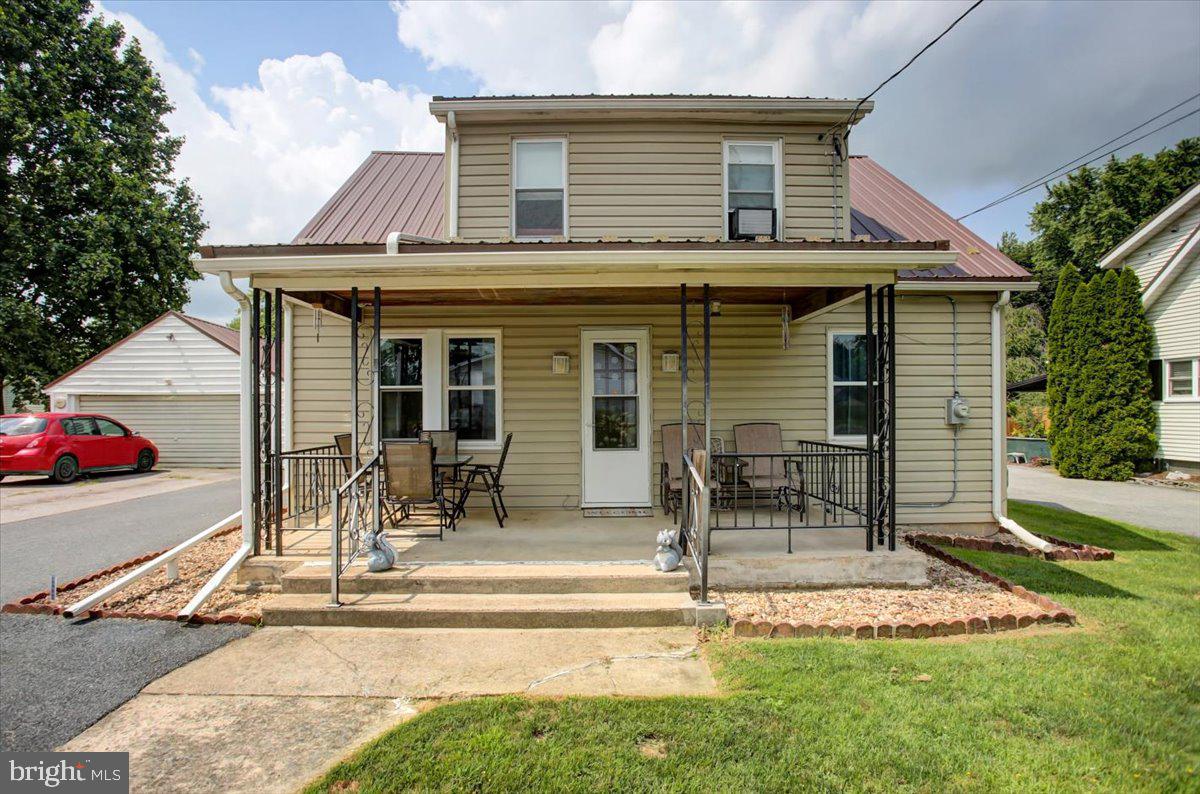 This well-maintained Cape Cod offers 2 bedrooms, 1 full bathroom, and main-level laundry for added convenience. There is also the potential to relocate the laundry to the basement, creating space for a third room or home office on the main floor. The covered front porch is perfect for enjoying morning coffee, while the spacious half-acre lot and detached garage provide plenty of outdoor and storage space.
Conveniently located just minutes from I-81, this home also offers quick access to local amenities—including Sheetz for those “run and done” stops—and is close to Green Township Park, which features playgrounds, walking trails, soccer fields, pickleball courts, baseball fields, and more. This property is an excellent option for first-time buyers or those looking to downsize.
Text, Call or Email to schedule your private showing!