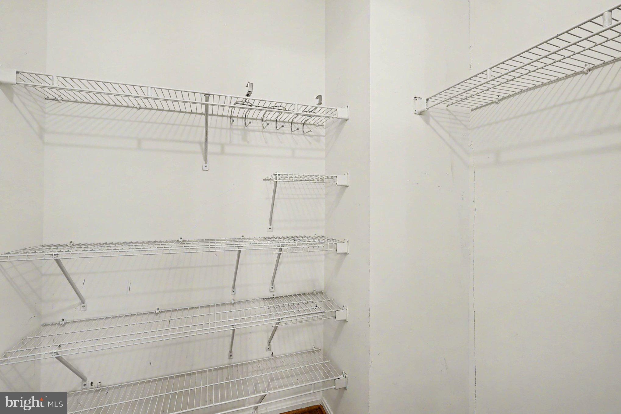 VALLEY STREAM ESTATES - Residential