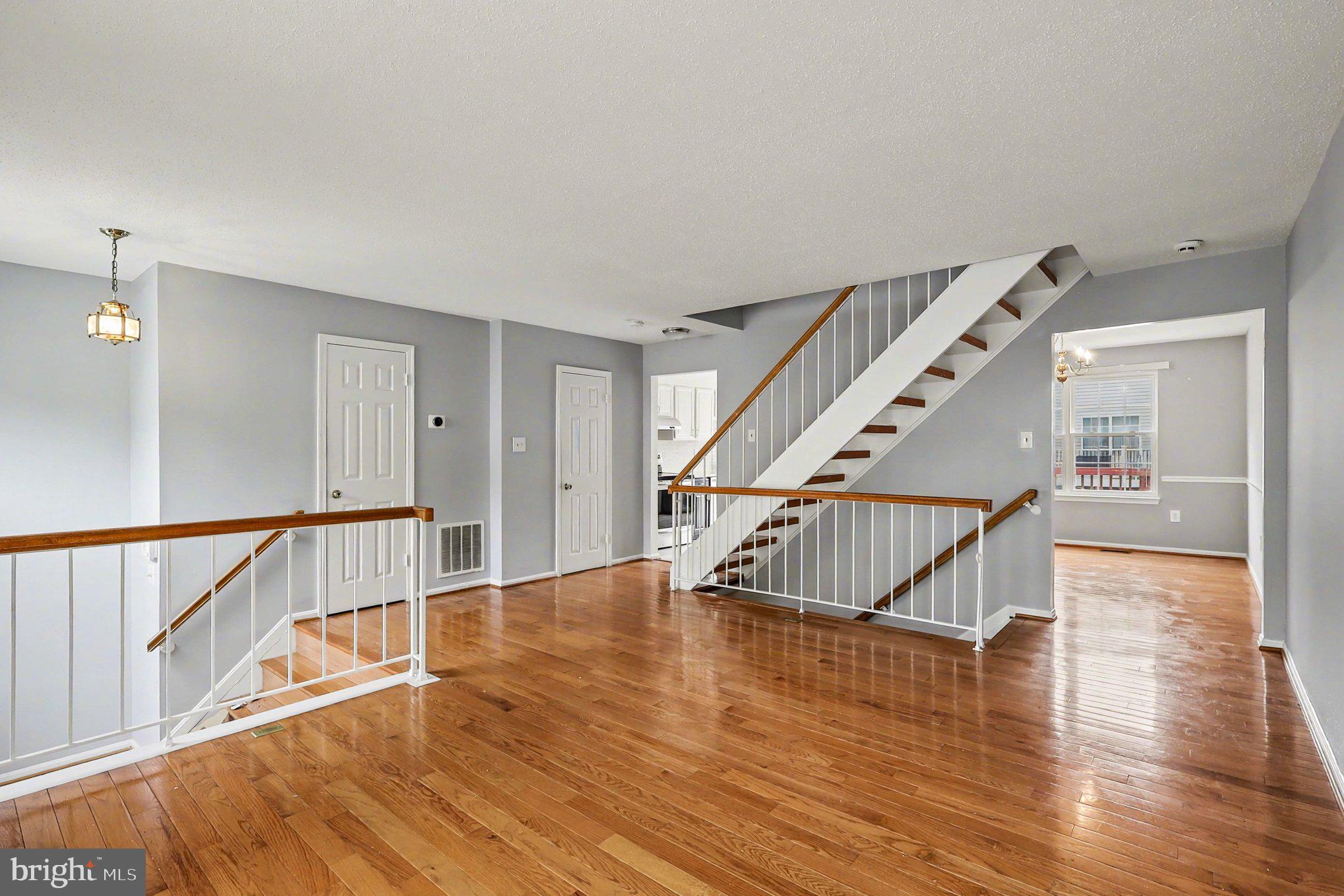 VALLEY STREAM ESTATES - Residential