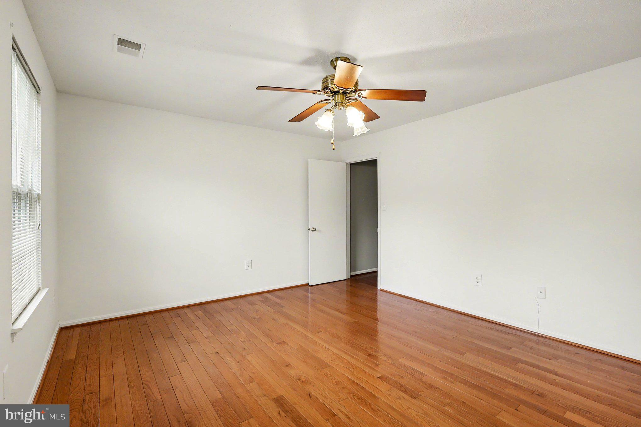 VALLEY STREAM ESTATES - Residential