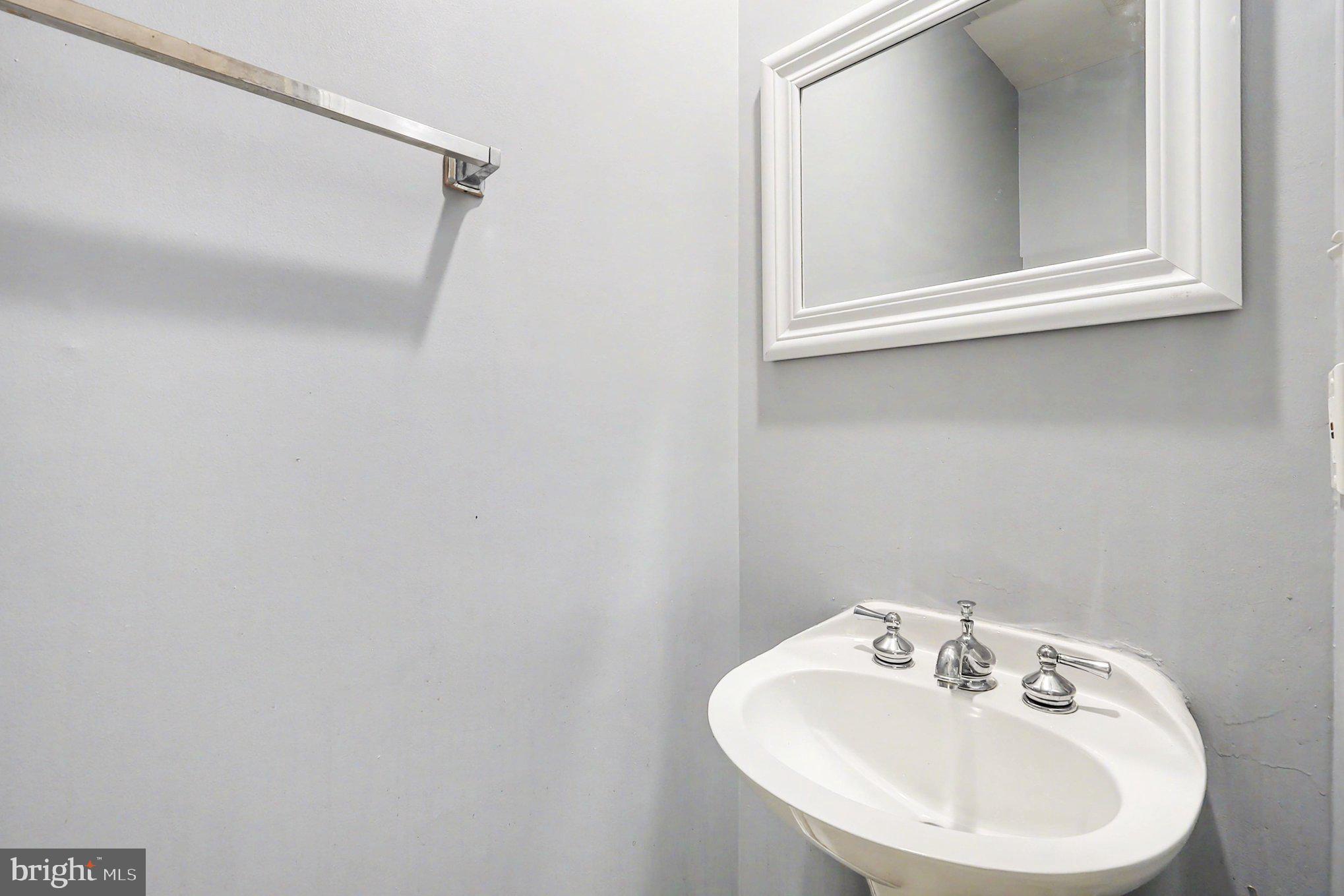 VALLEY STREAM ESTATES - Residential