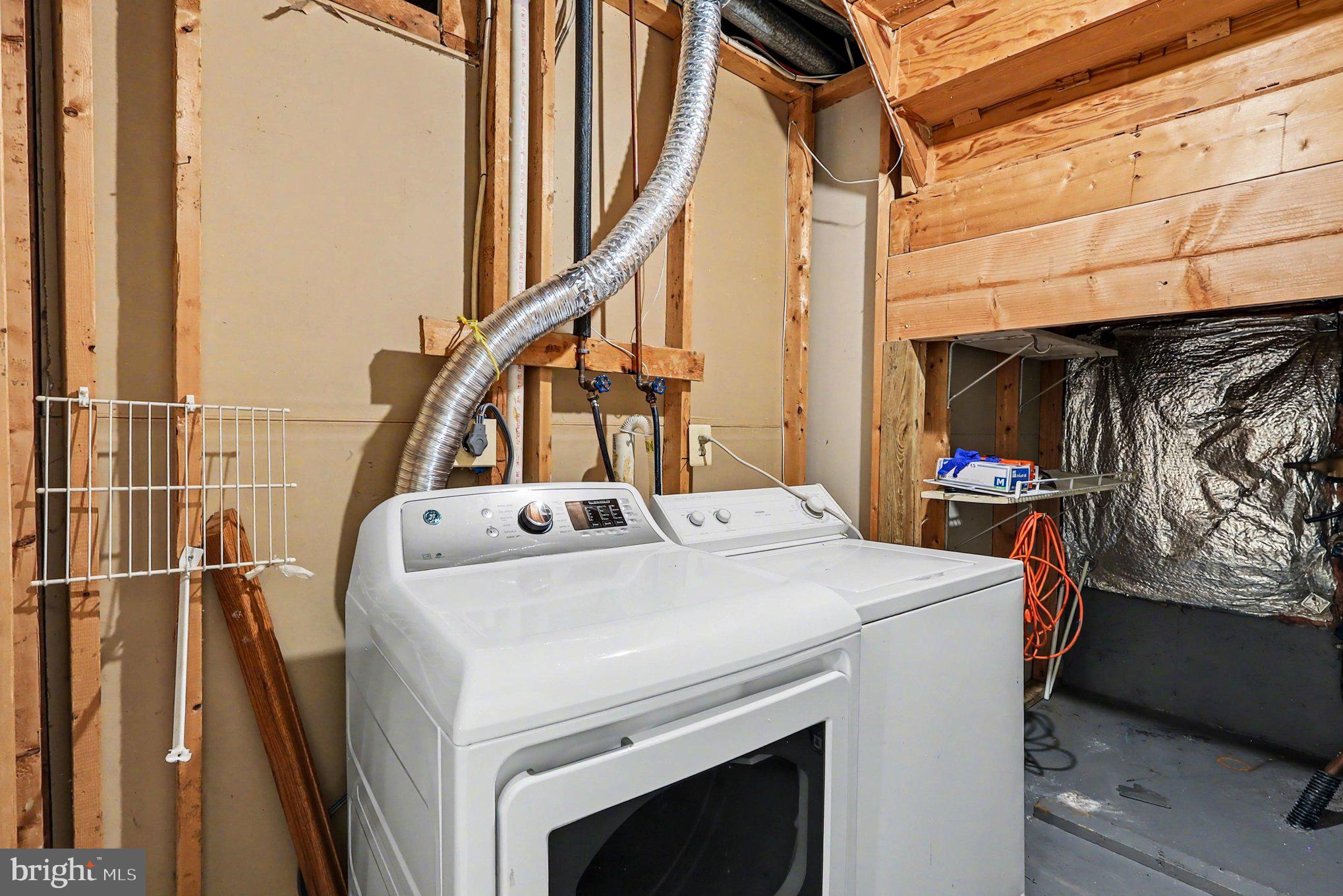 VALLEY STREAM ESTATES - Residential