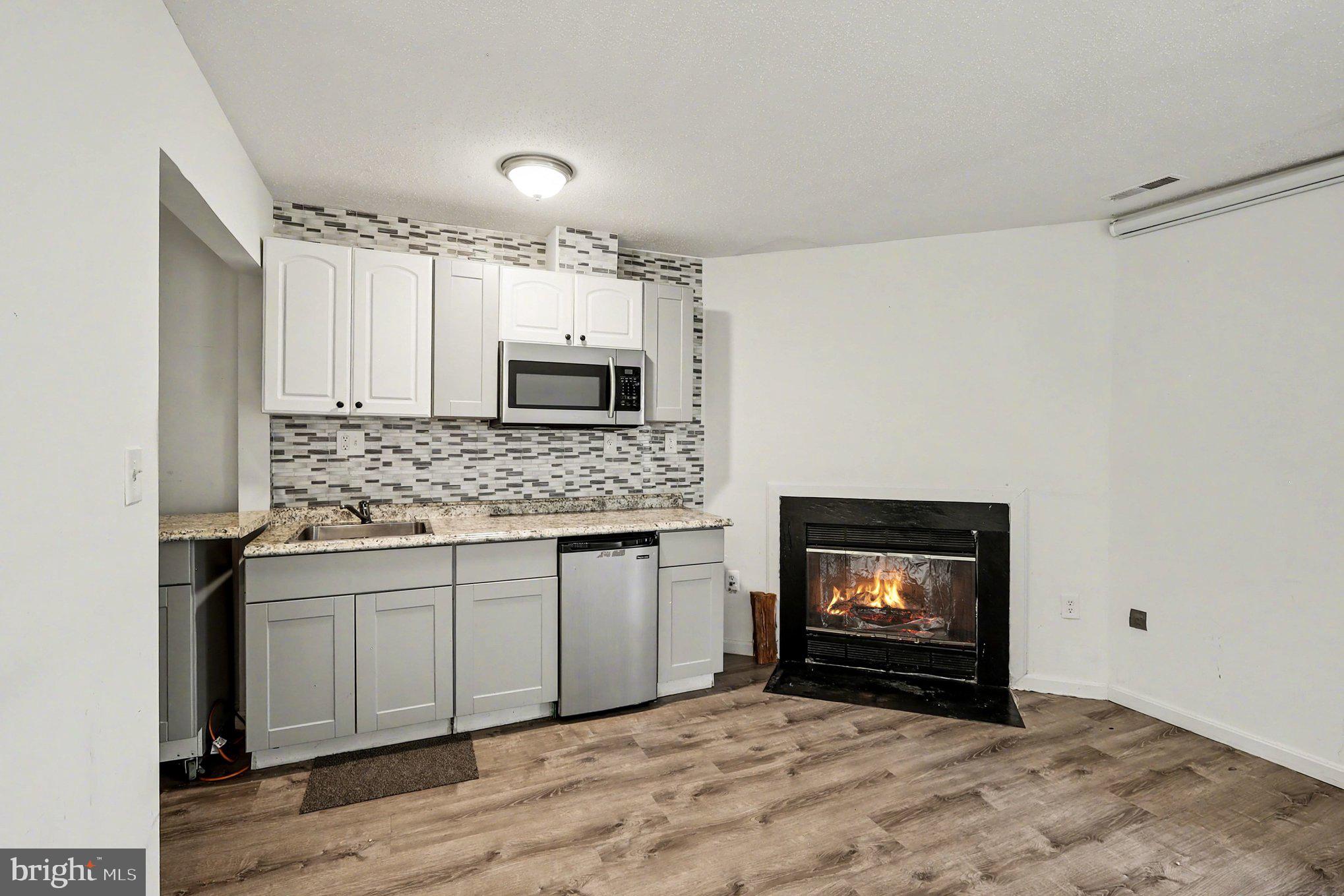 VALLEY STREAM ESTATES - Residential