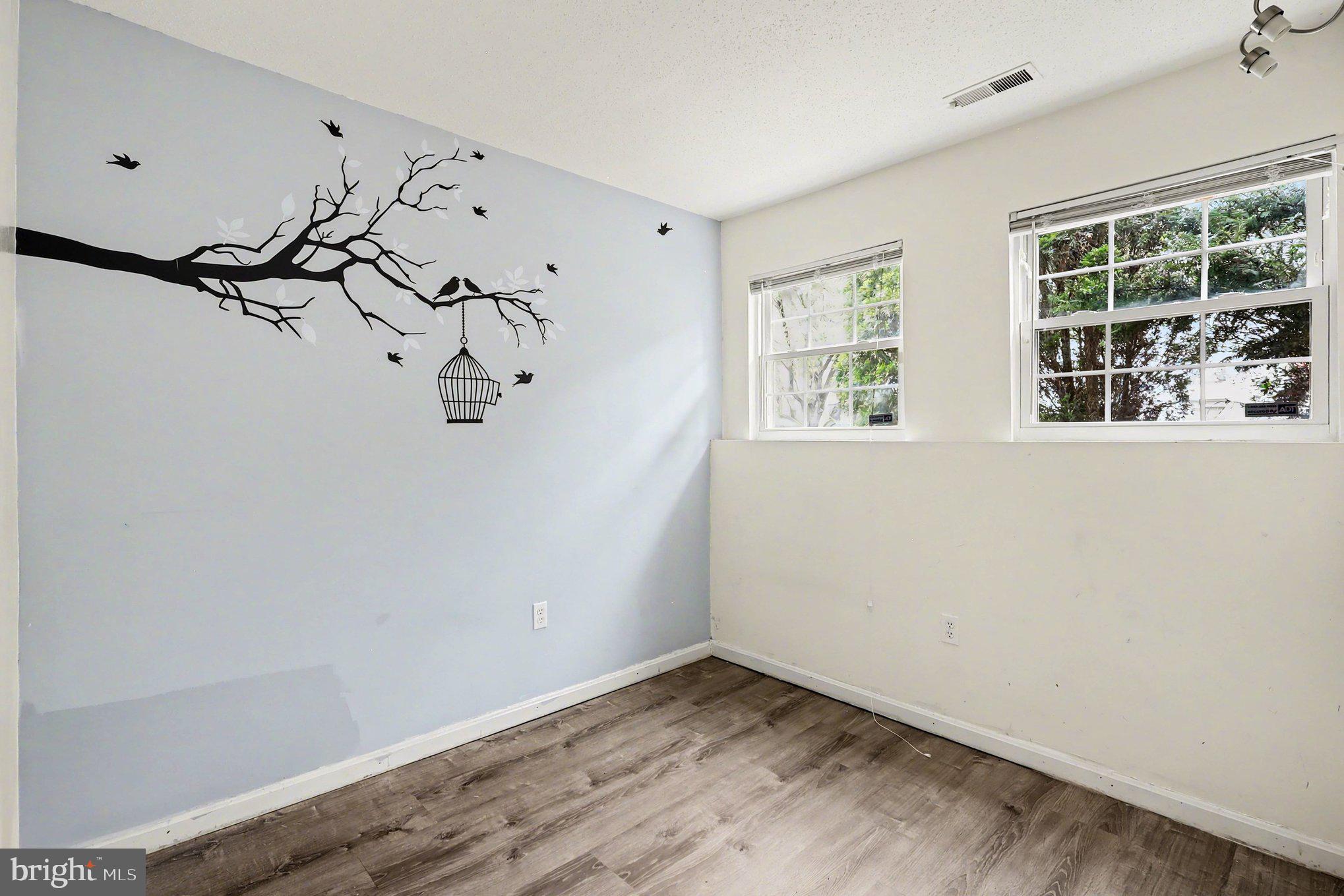 VALLEY STREAM ESTATES - Residential