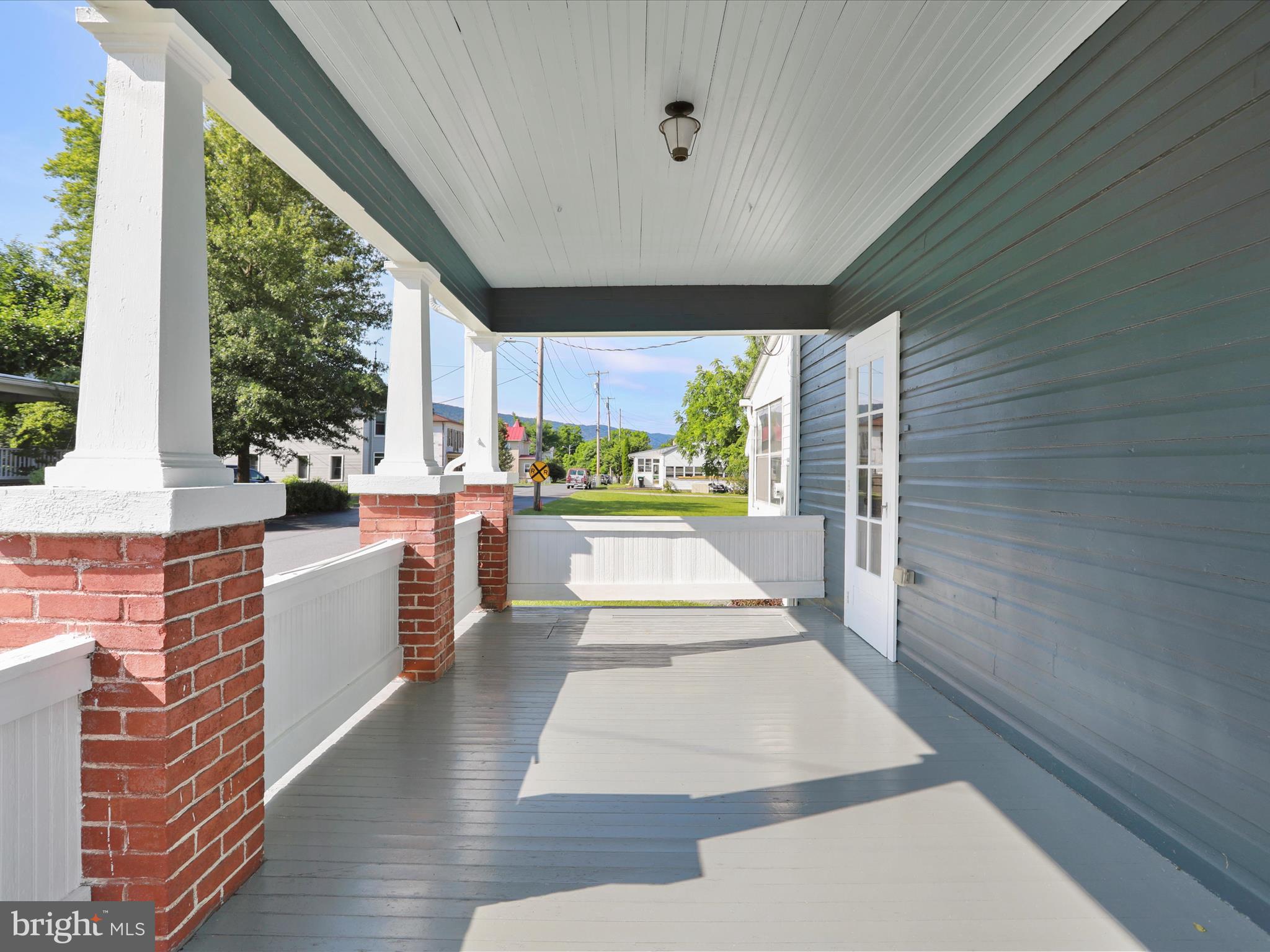 588 E KING STREET