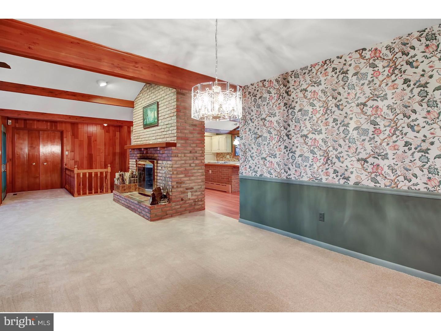 COUNTRY CLUB ESTAT - Residential