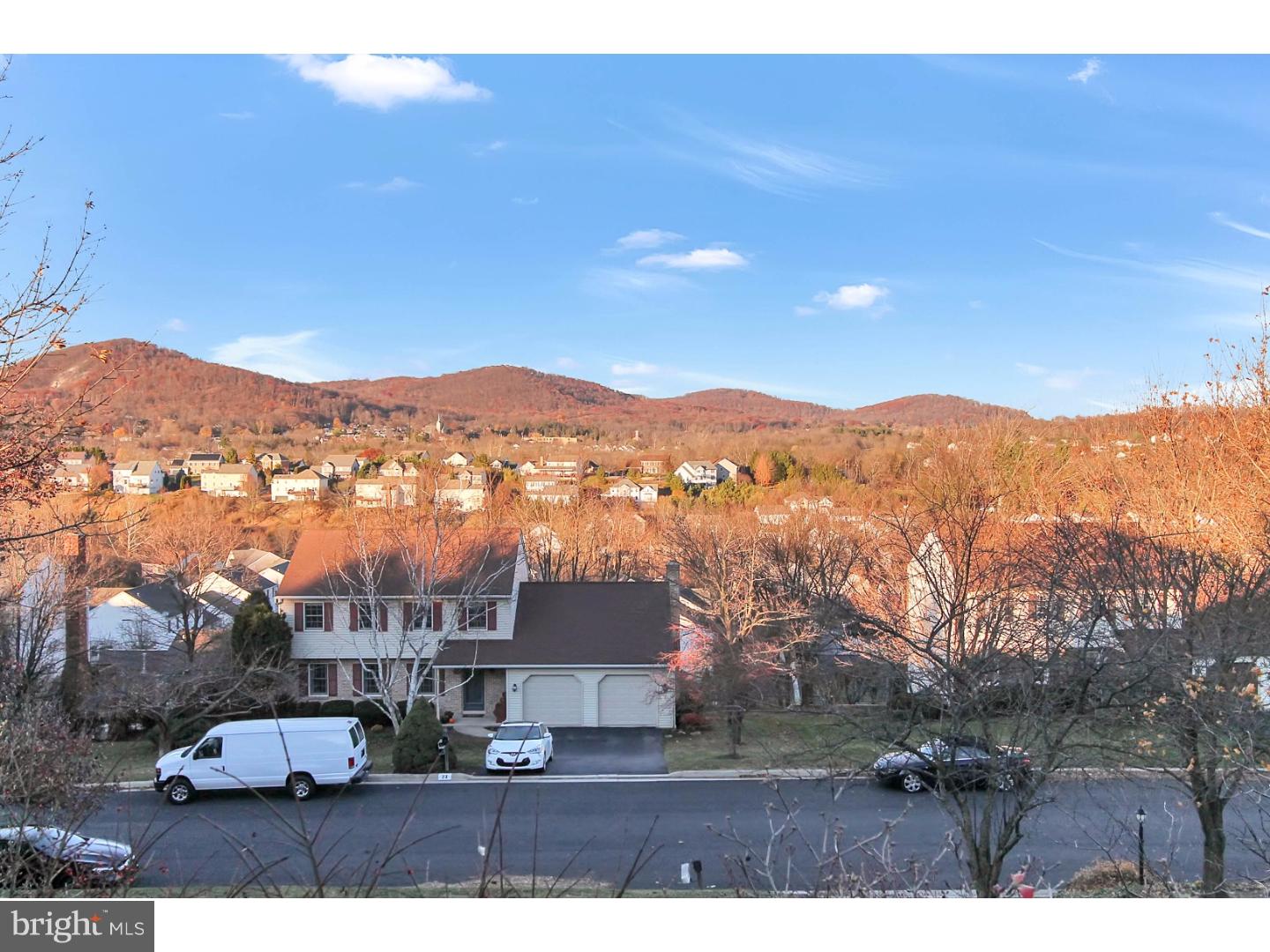 COUNTRY CLUB ESTAT - Residential