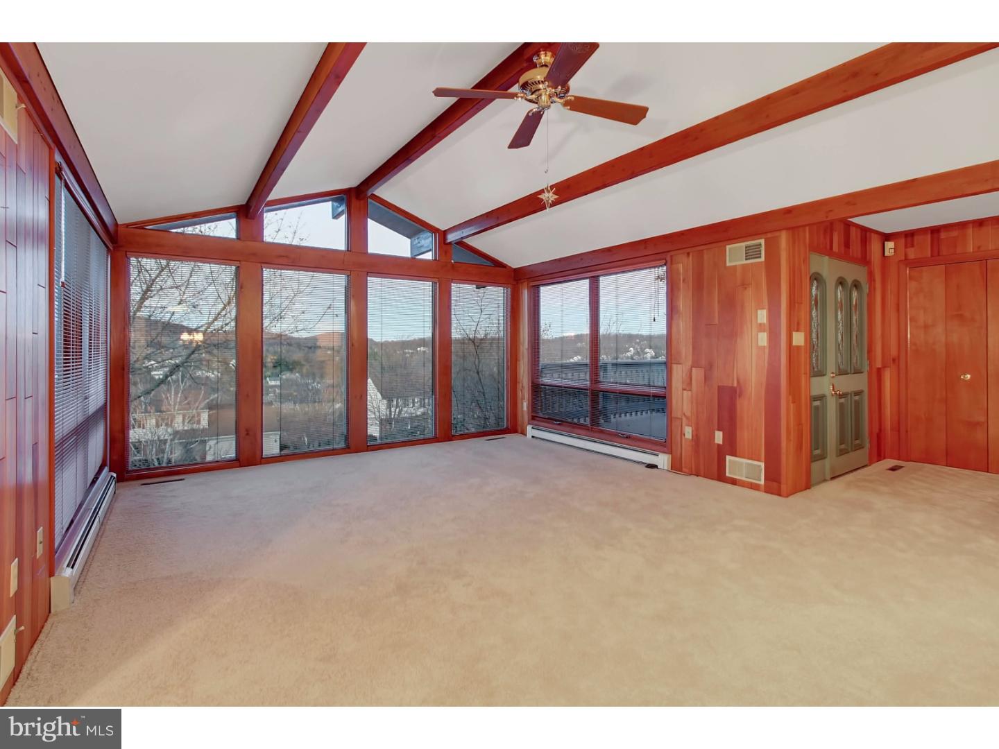 COUNTRY CLUB ESTAT - Residential