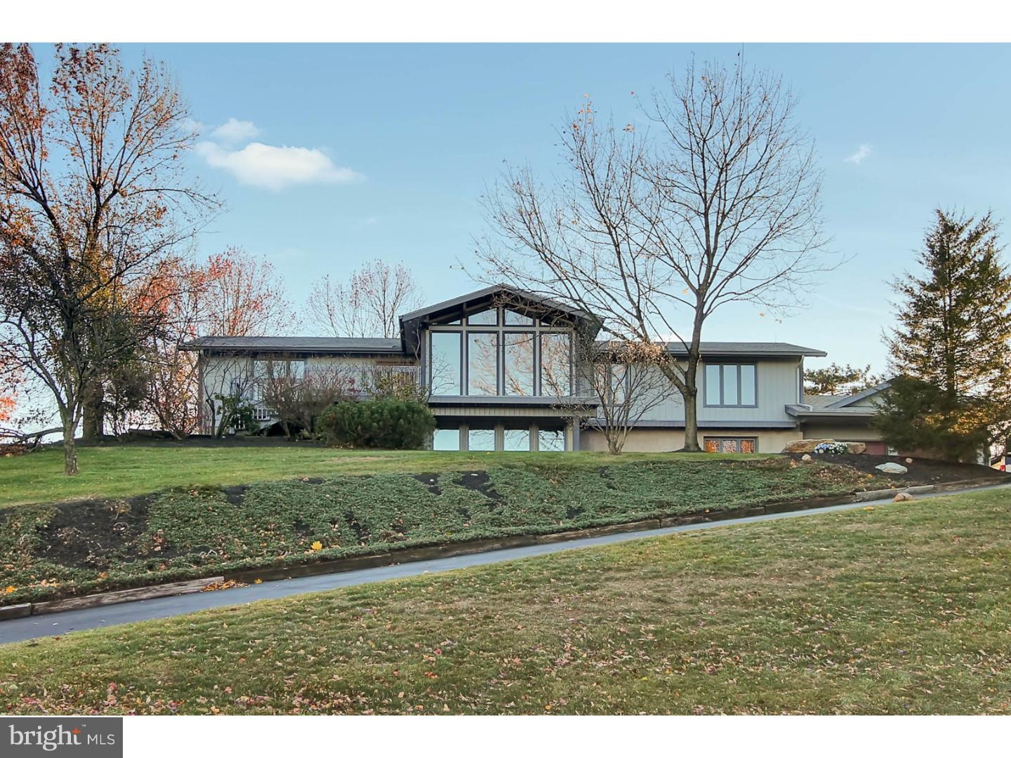 COUNTRY CLUB ESTAT - Residential