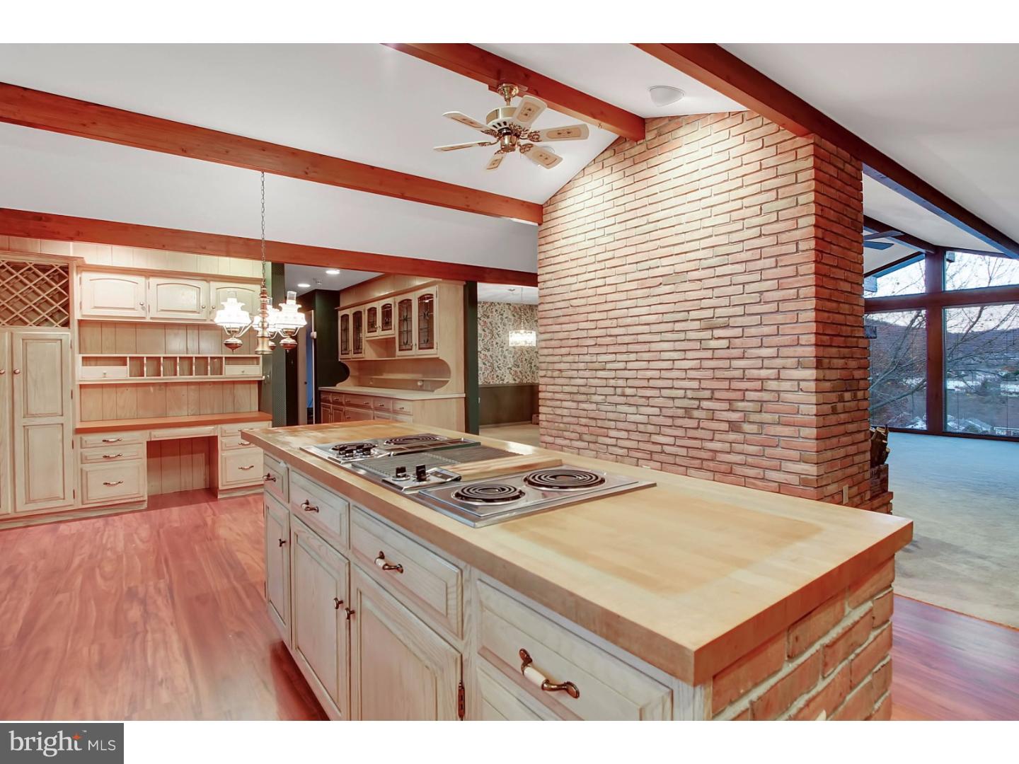 COUNTRY CLUB ESTAT - Residential