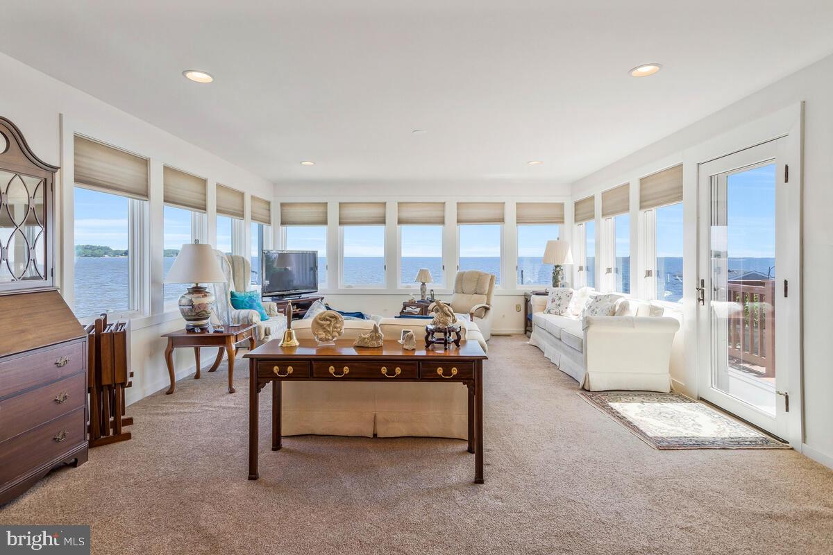 BAY HEAD - Residential