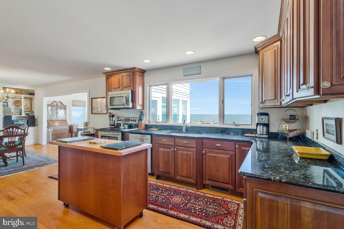 BAY HEAD - Residential