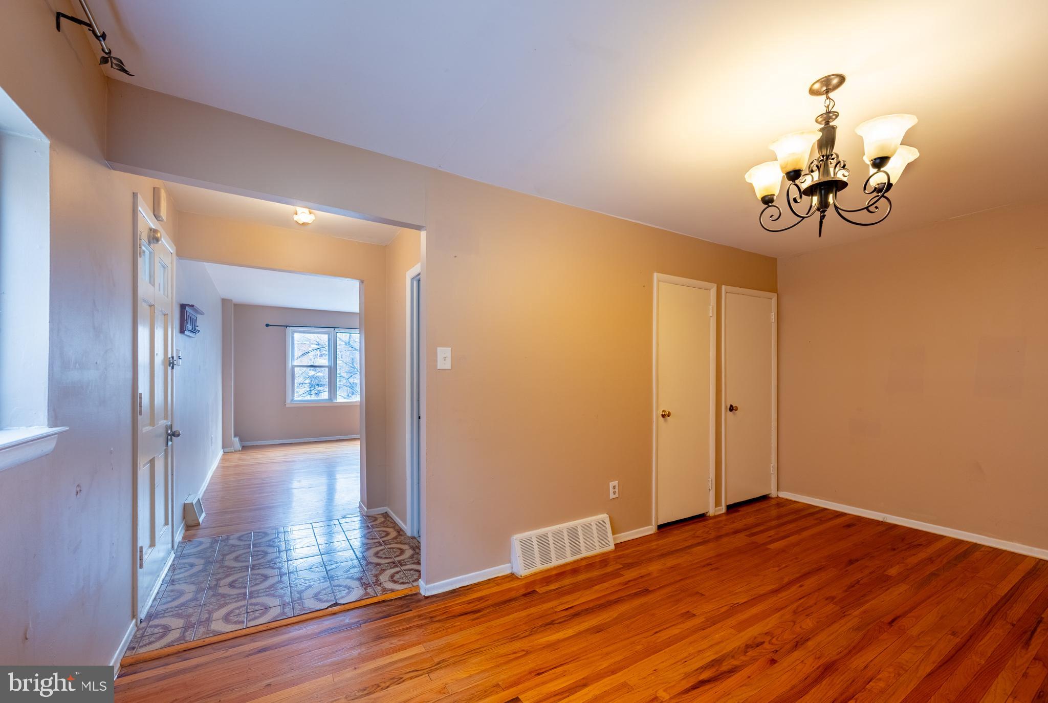 ROXBOROUGH - Residential