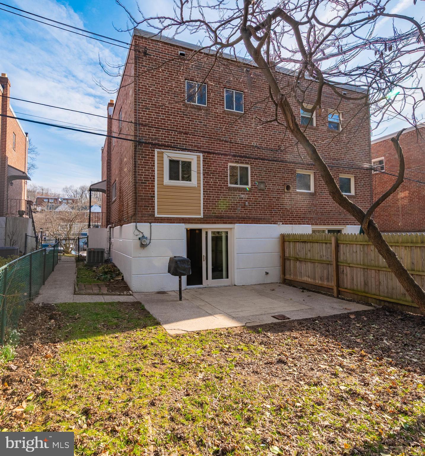 ROXBOROUGH - Residential