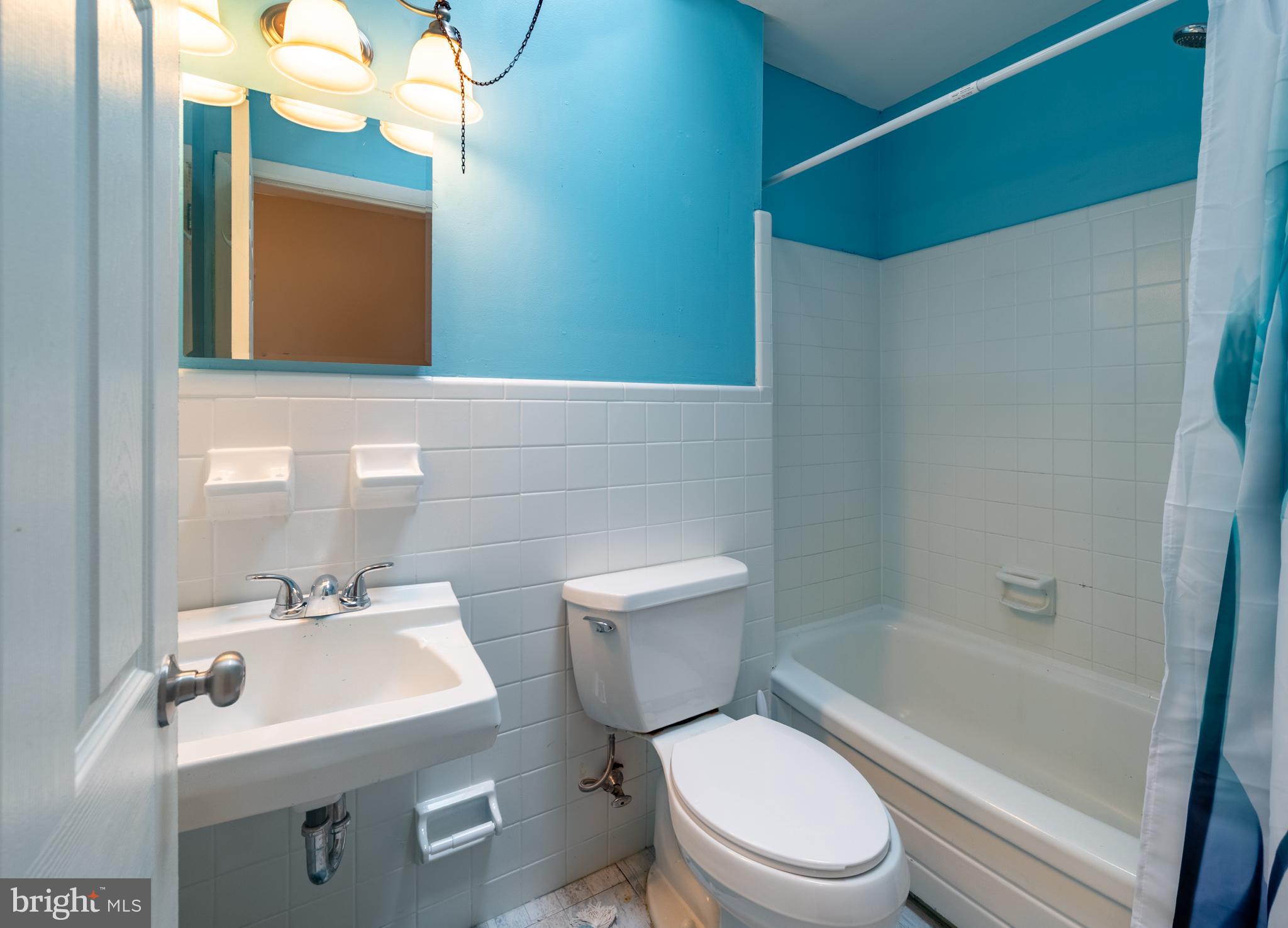 ROXBOROUGH - Residential