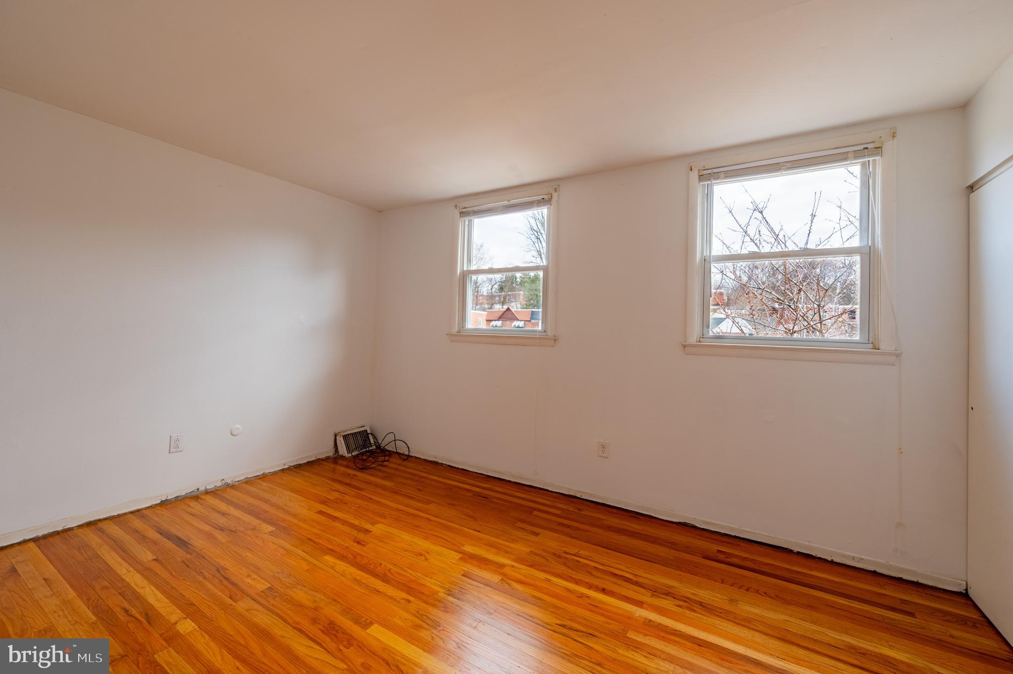 ROXBOROUGH - Residential