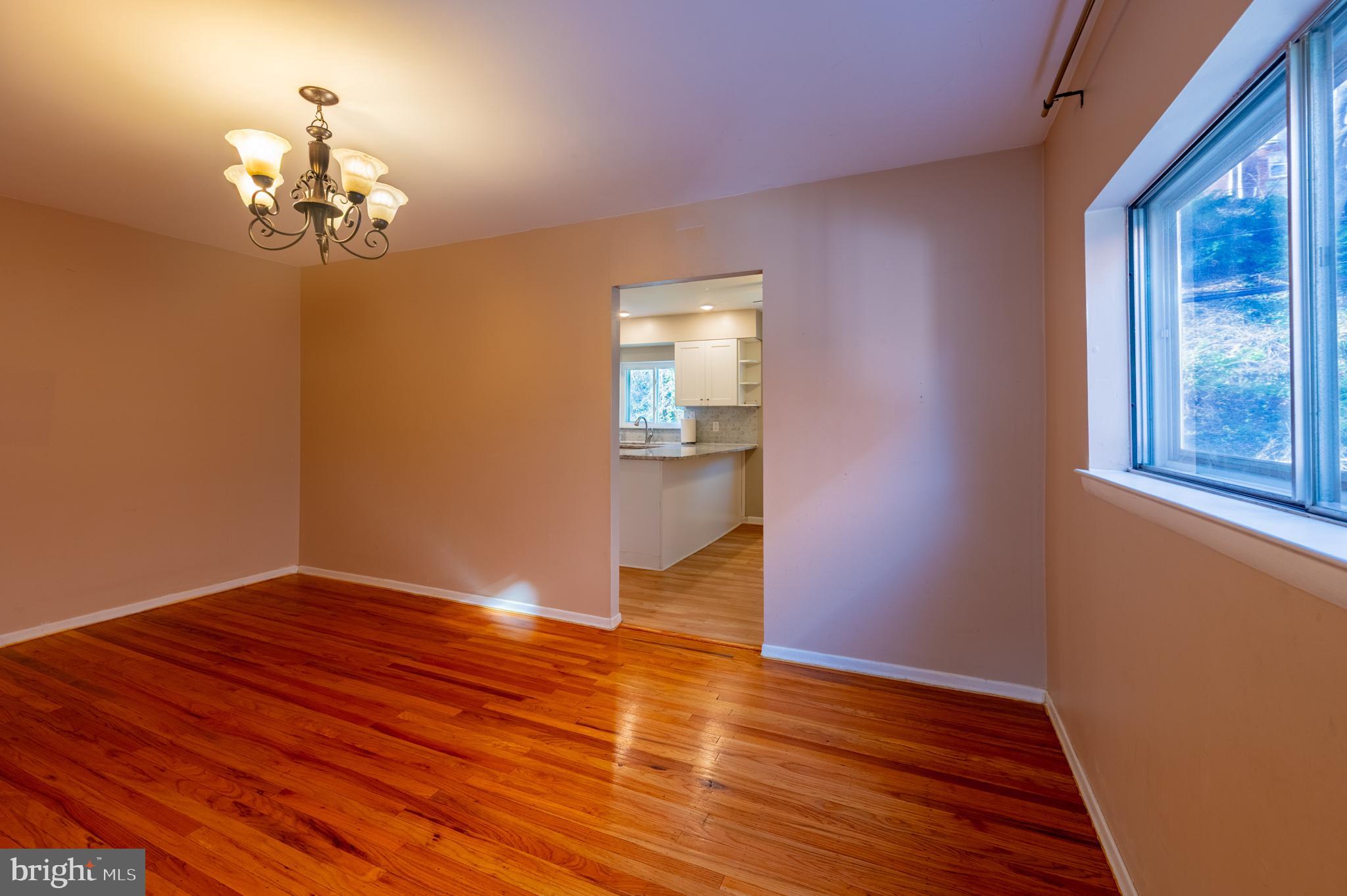 ROXBOROUGH - Residential