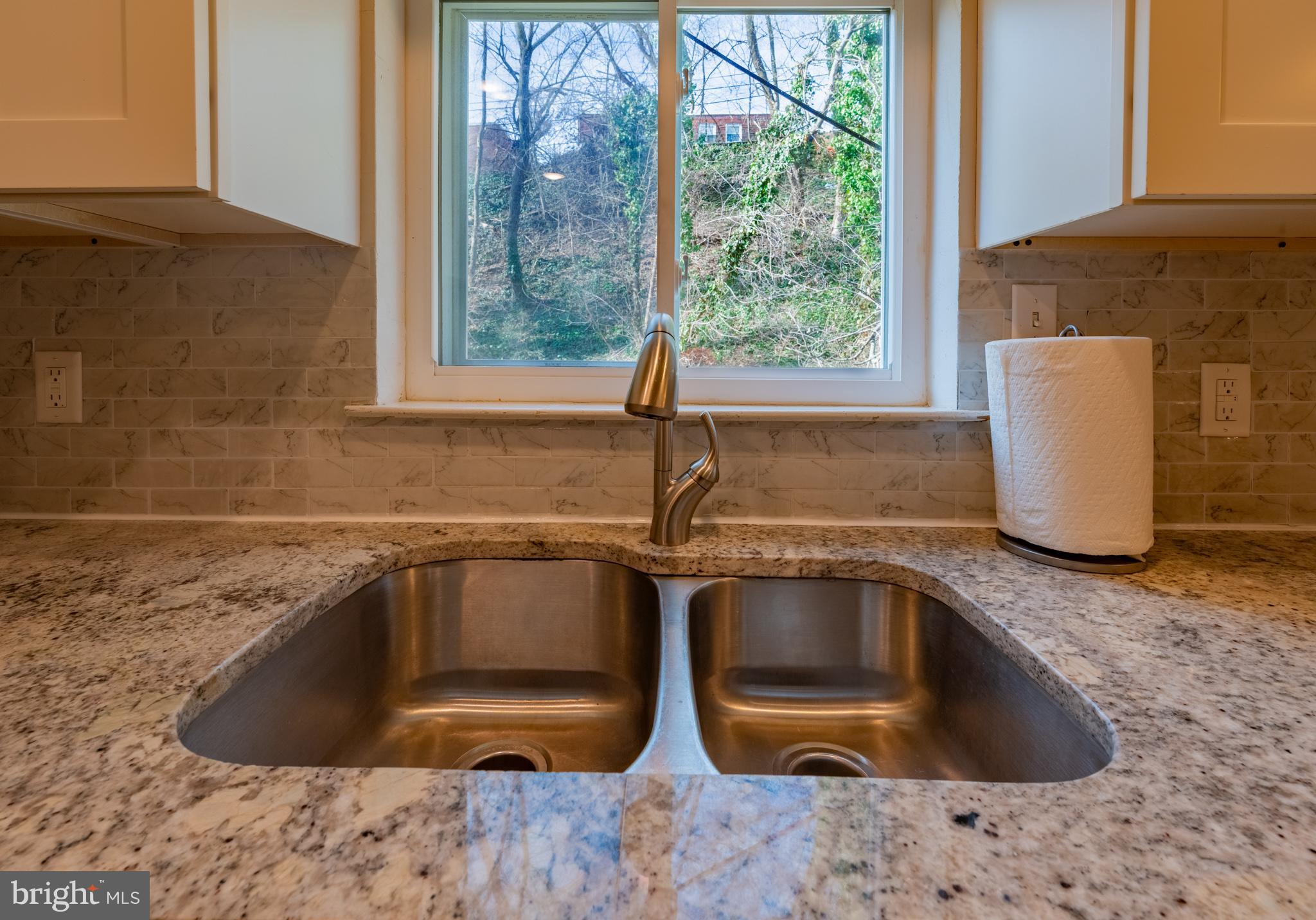 ROXBOROUGH - Residential