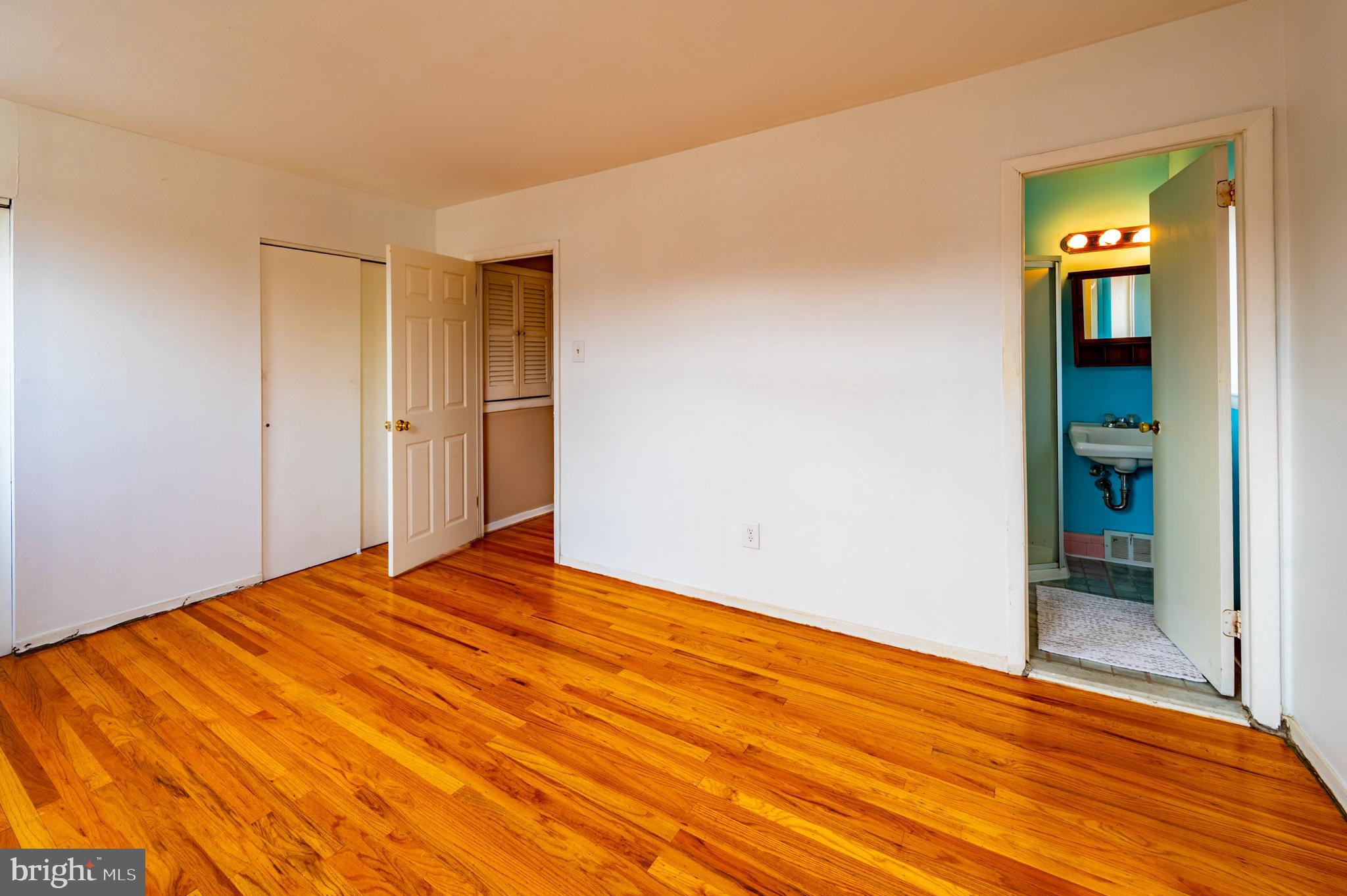 ROXBOROUGH - Residential