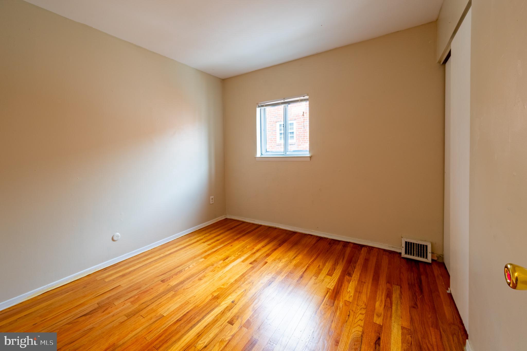 ROXBOROUGH - Residential