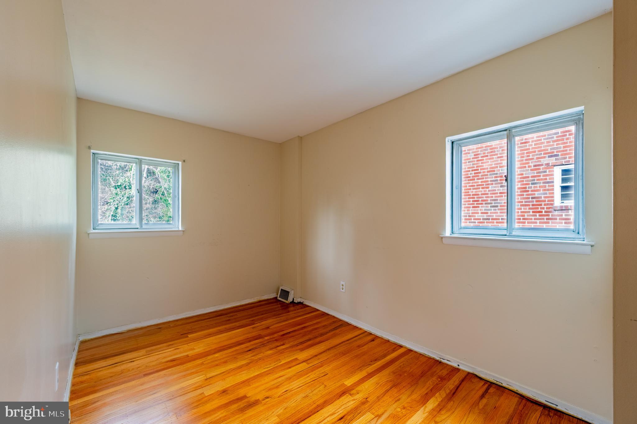 ROXBOROUGH - Residential