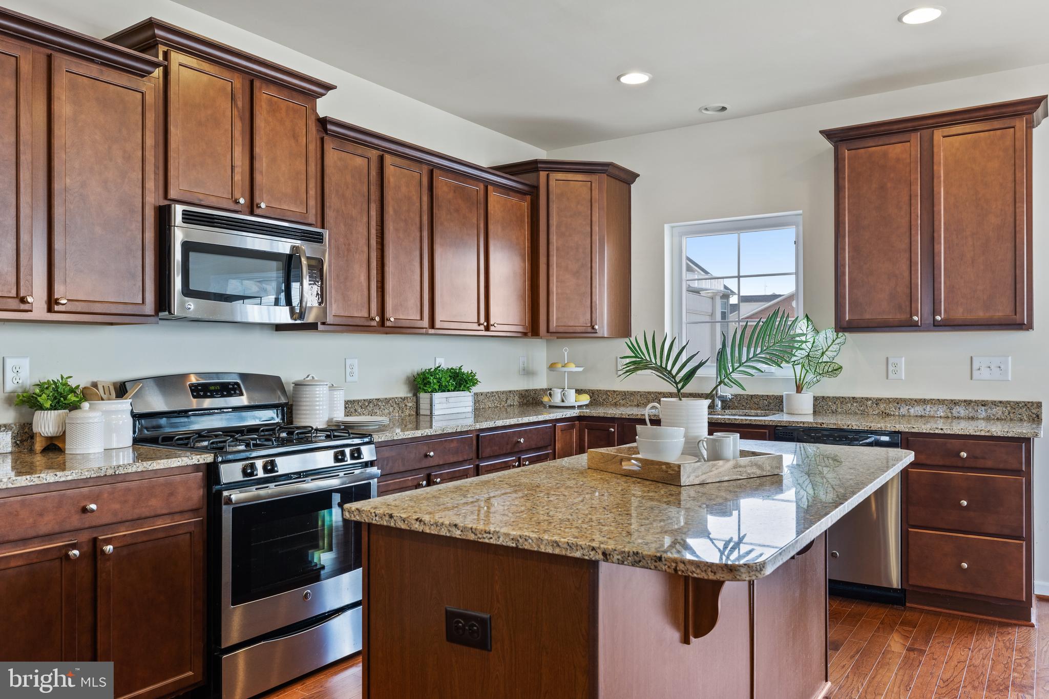 DORSET GARDENS AT BLUE STREAM - Residential