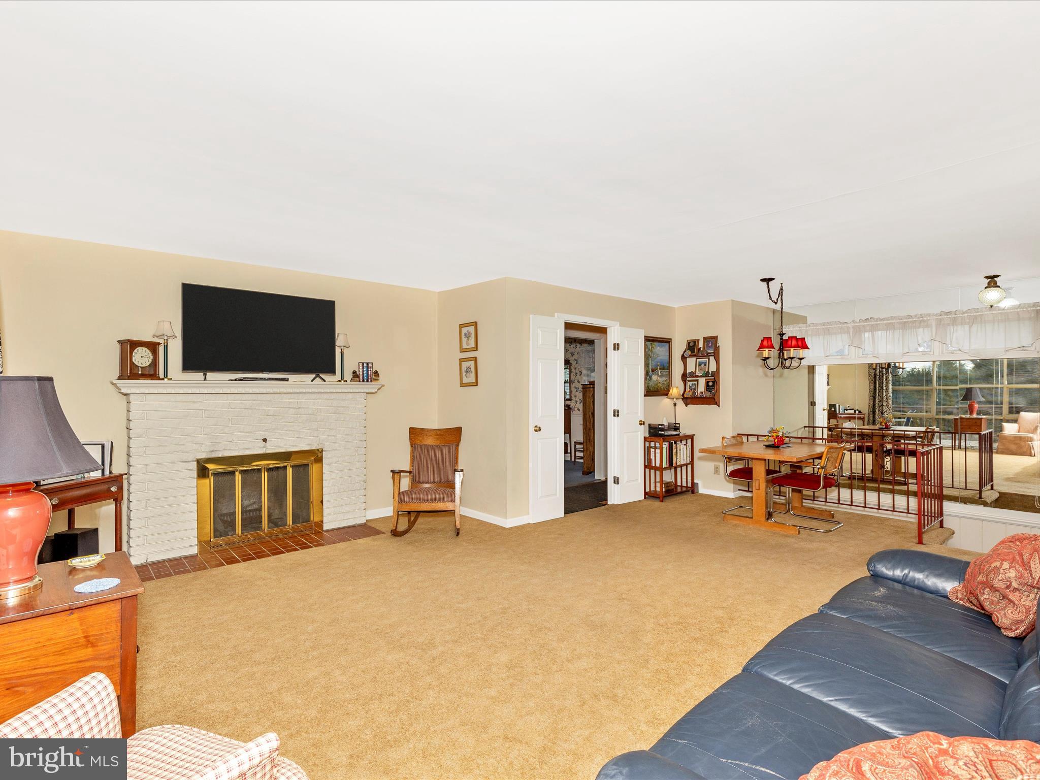 FOUNTAIN HEAD - Residential