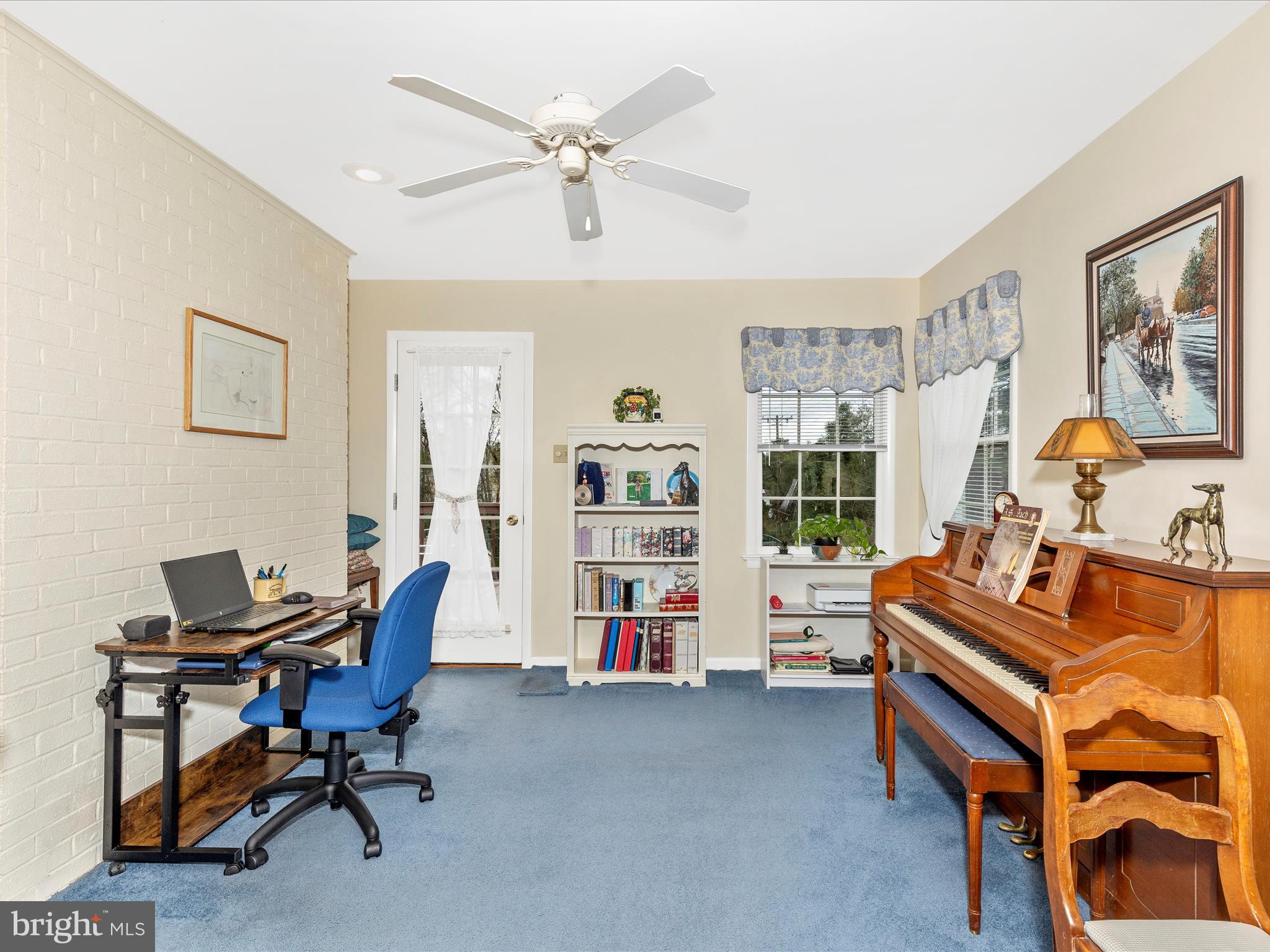FOUNTAIN HEAD - Residential