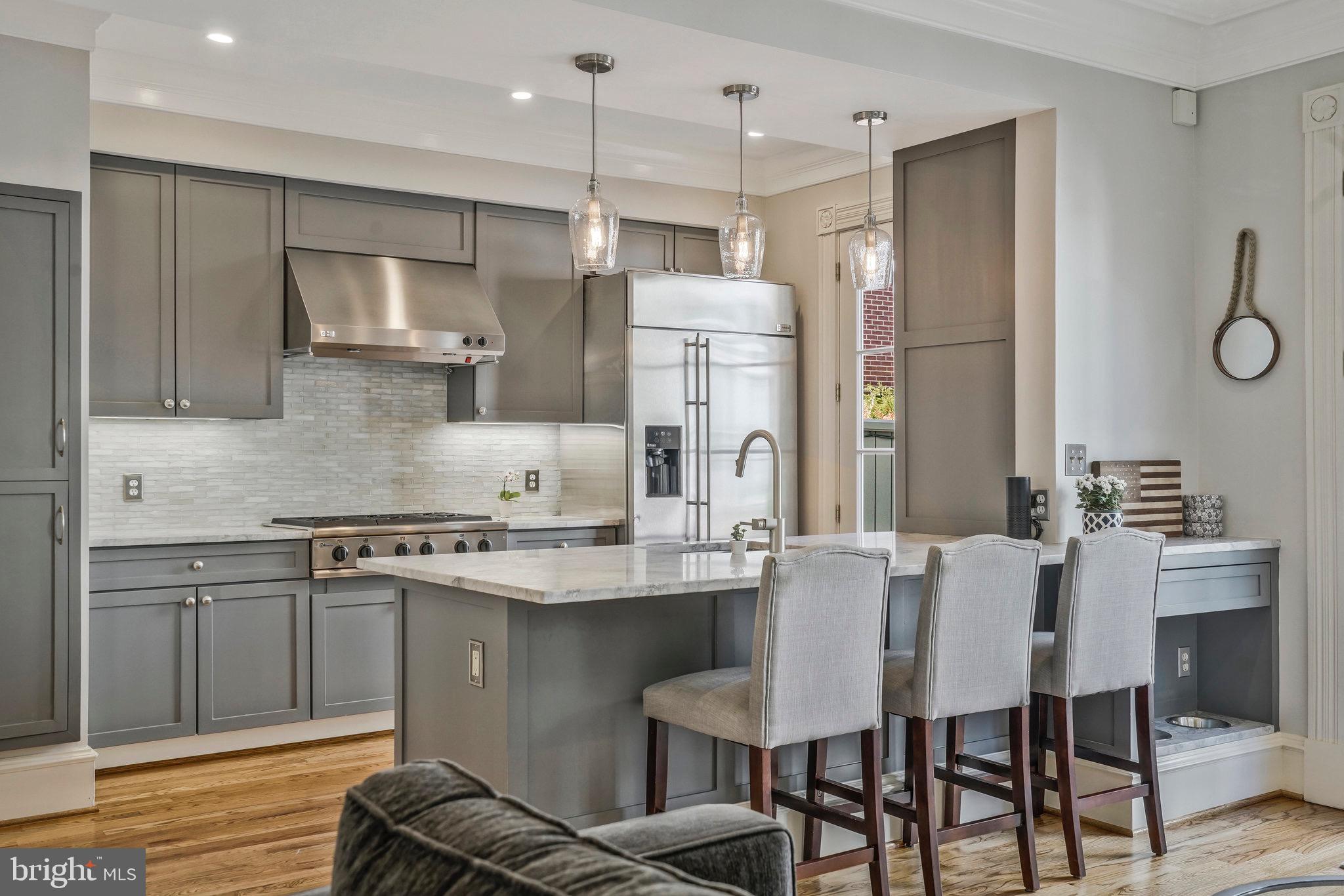 BACKYARD BOATS - Residential