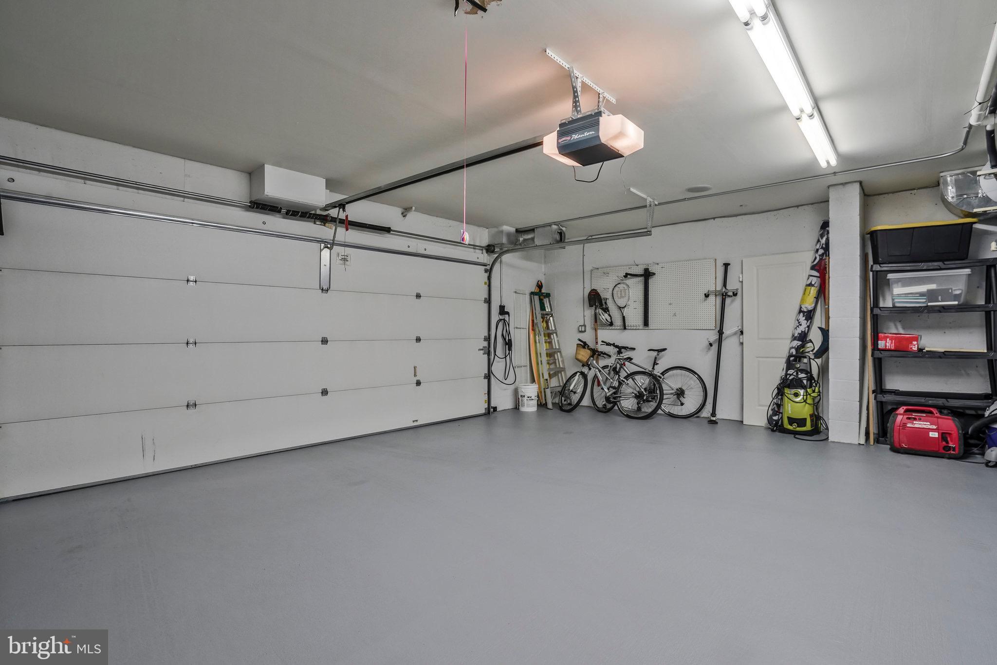 BACKYARD BOATS - Residential