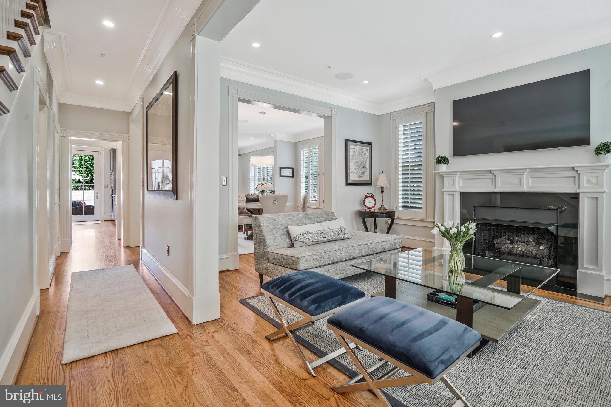 BACKYARD BOATS - Residential