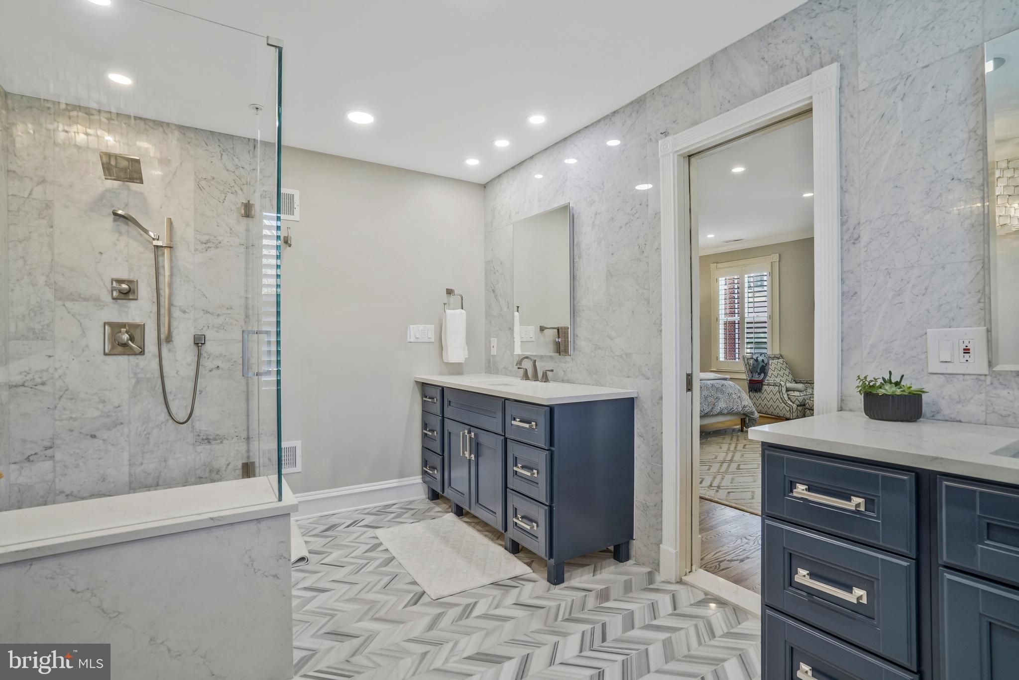 BACKYARD BOATS - Residential