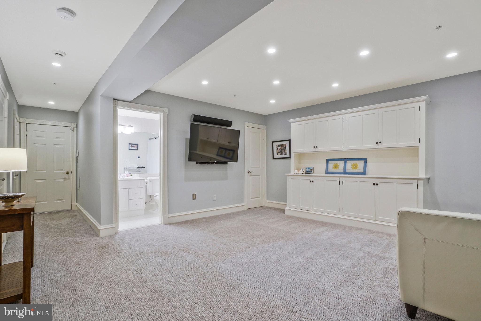 BACKYARD BOATS - Residential