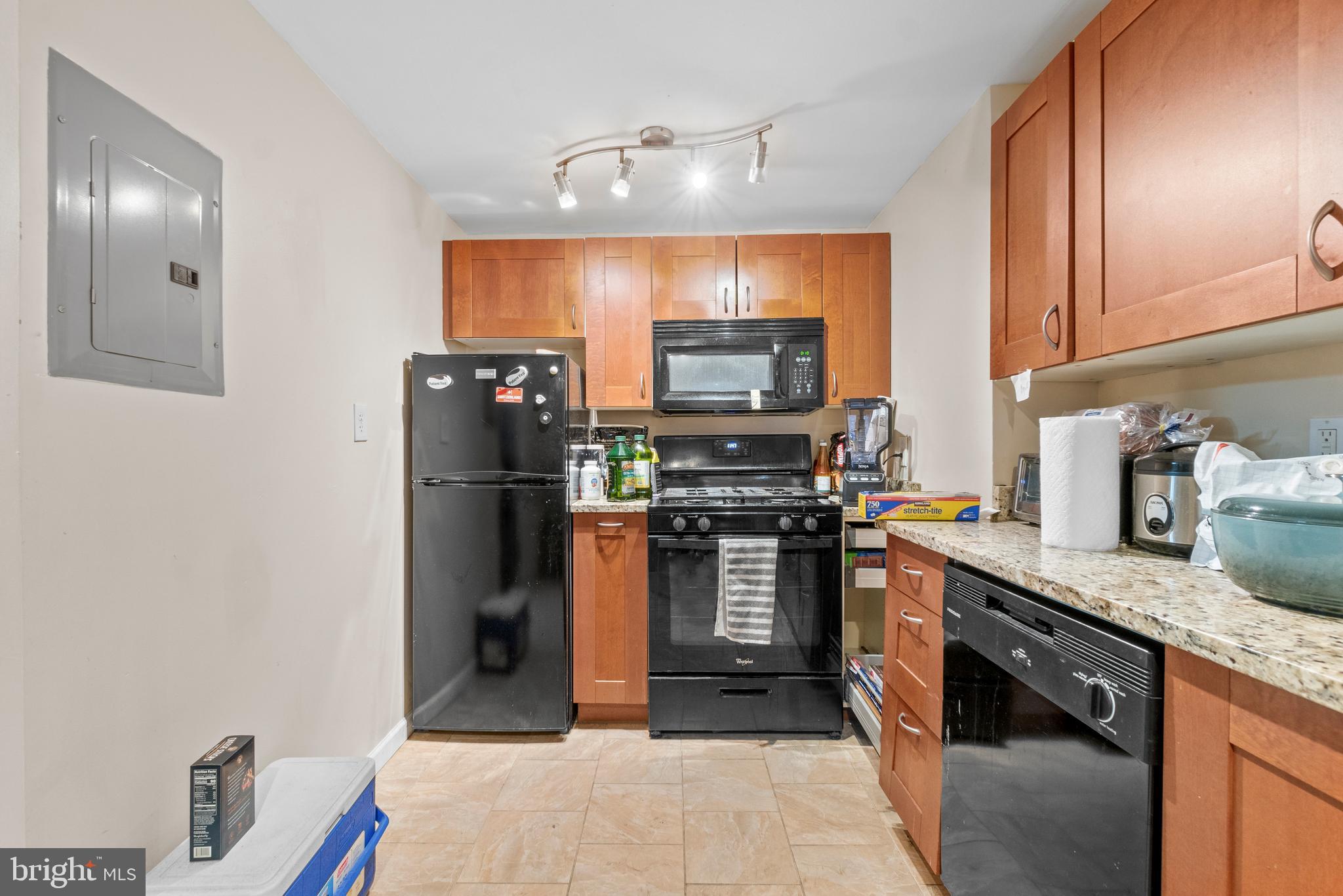 CHARLES VILLAGE - Residential Income