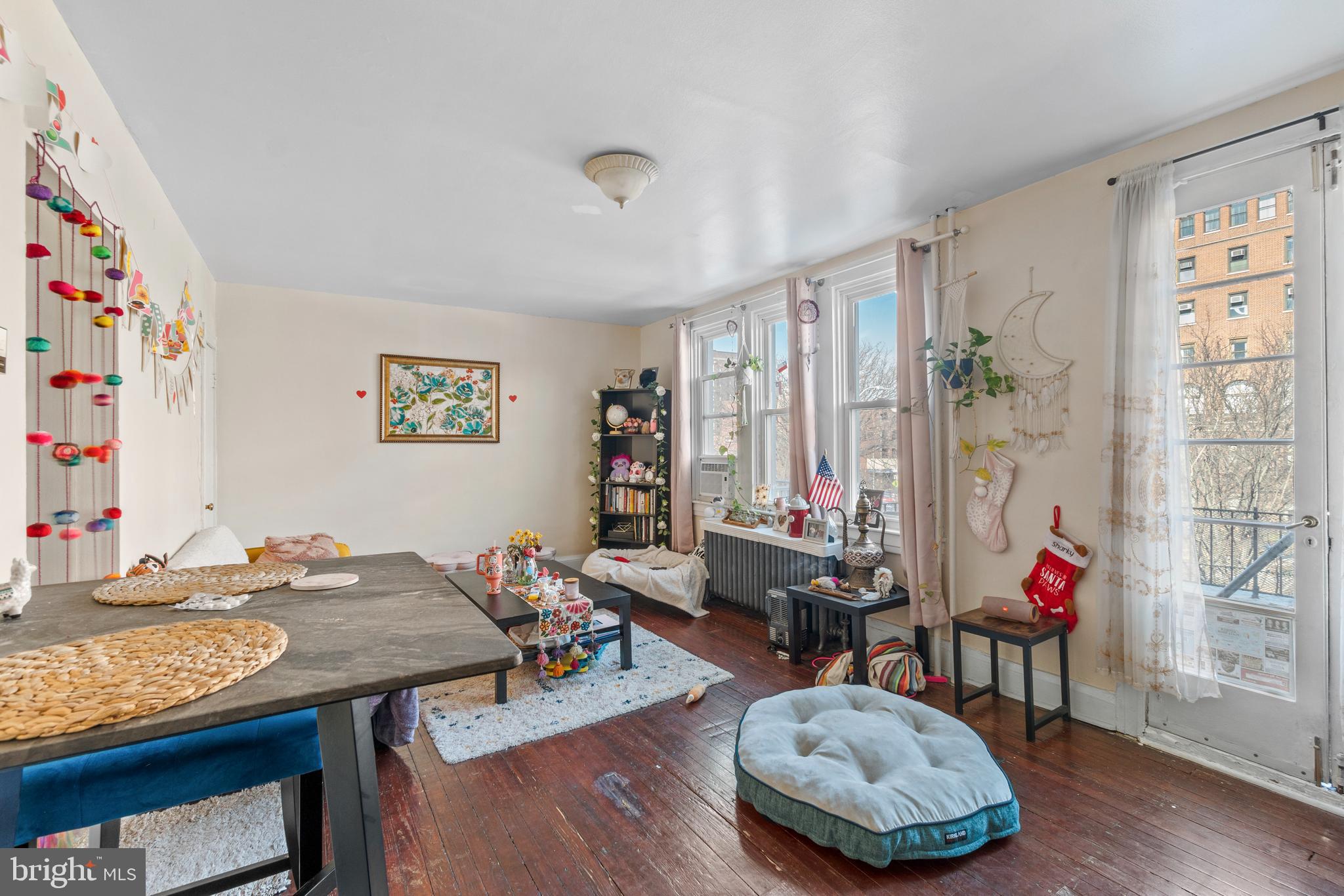 CHARLES VILLAGE - Residential Income