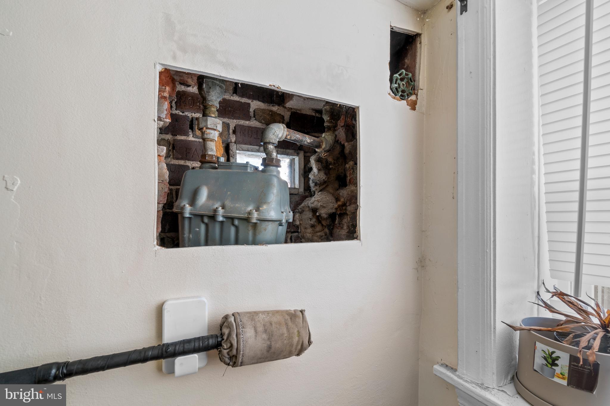 CHARLES VILLAGE - Residential Income