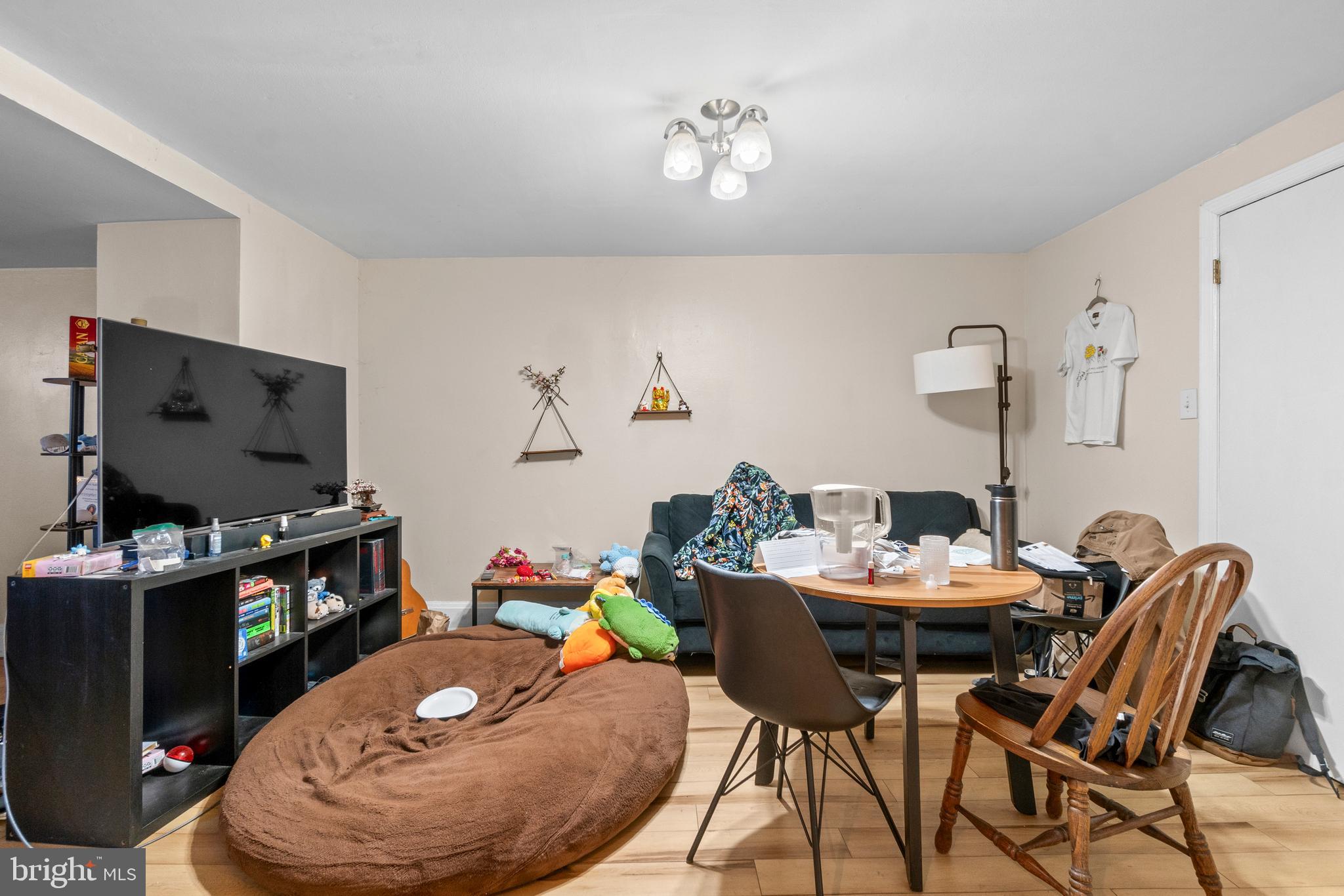 CHARLES VILLAGE - Residential Income