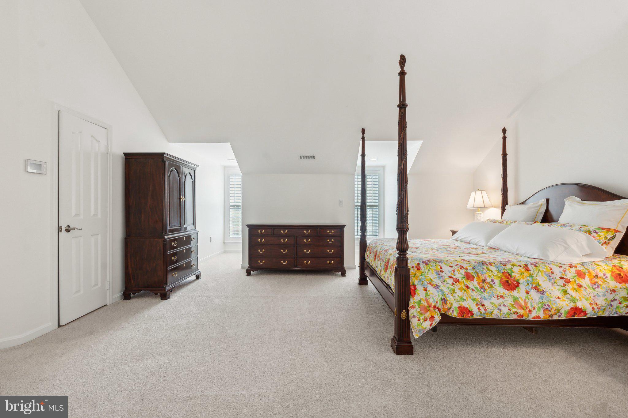 REDLAND KNOLLS - Residential