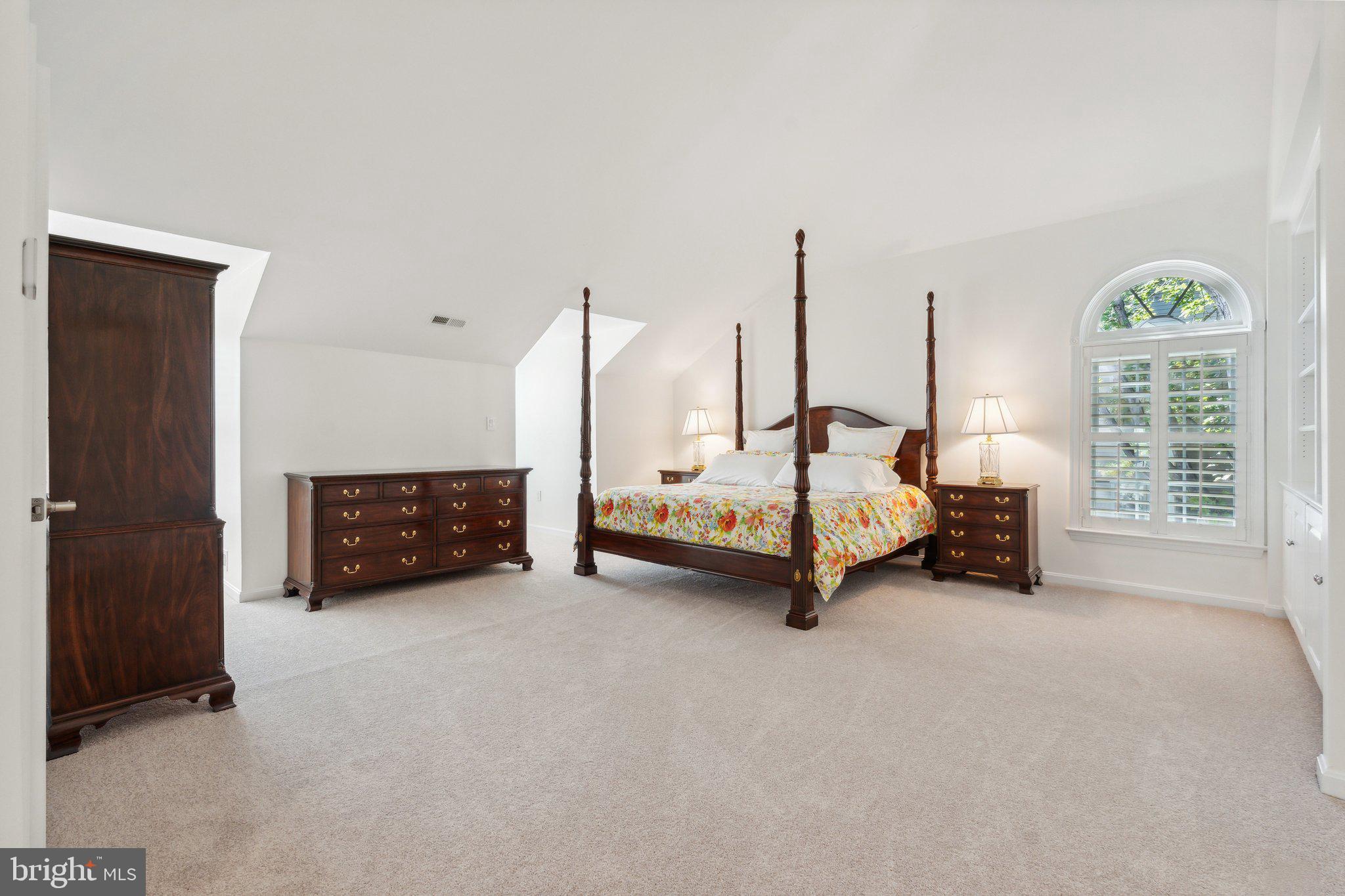 REDLAND KNOLLS - Residential