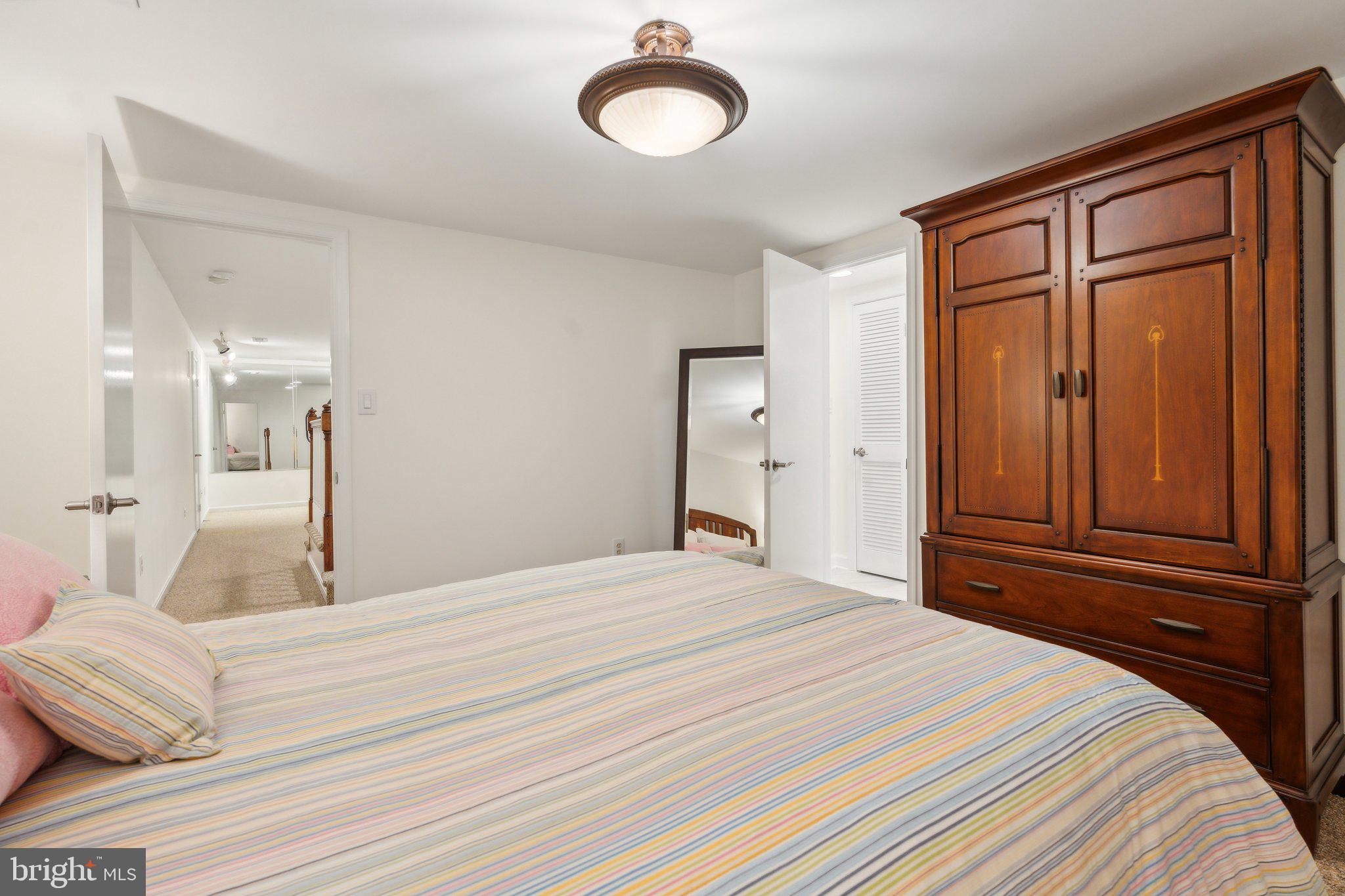 REDLAND KNOLLS - Residential