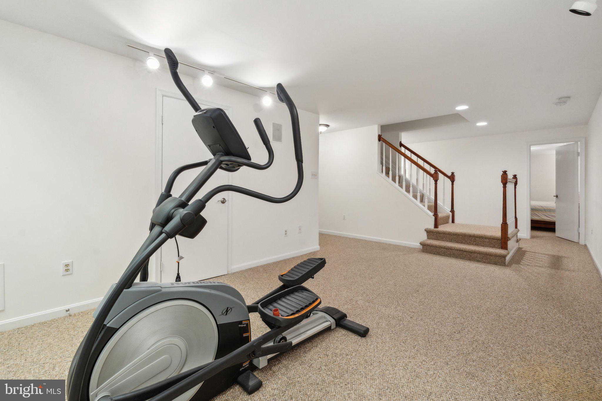 REDLAND KNOLLS - Residential