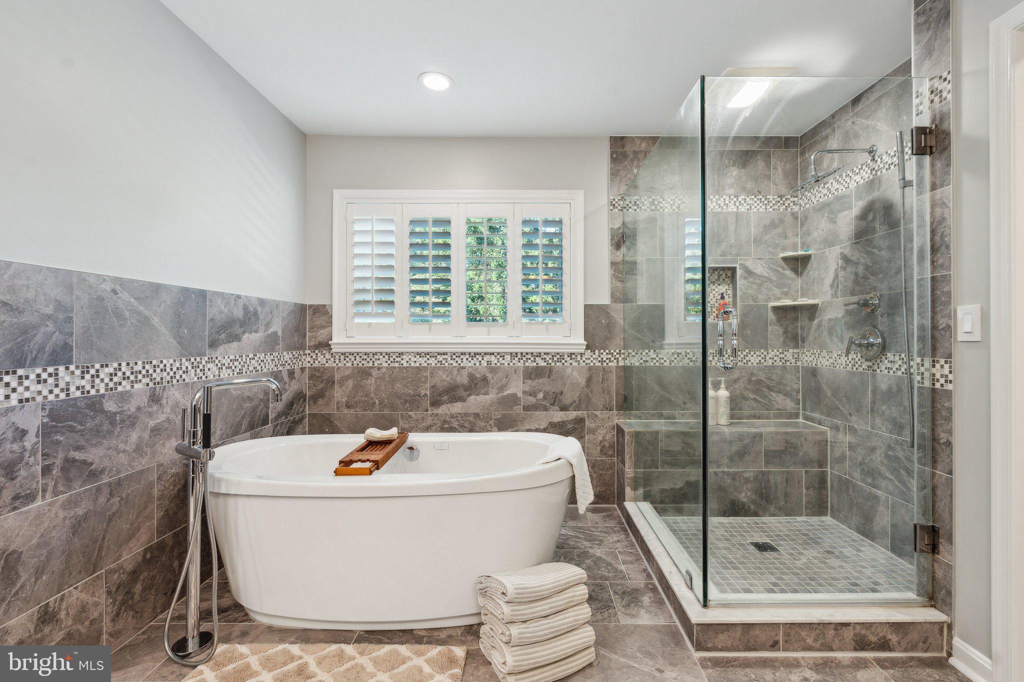 REDLAND KNOLLS - Residential