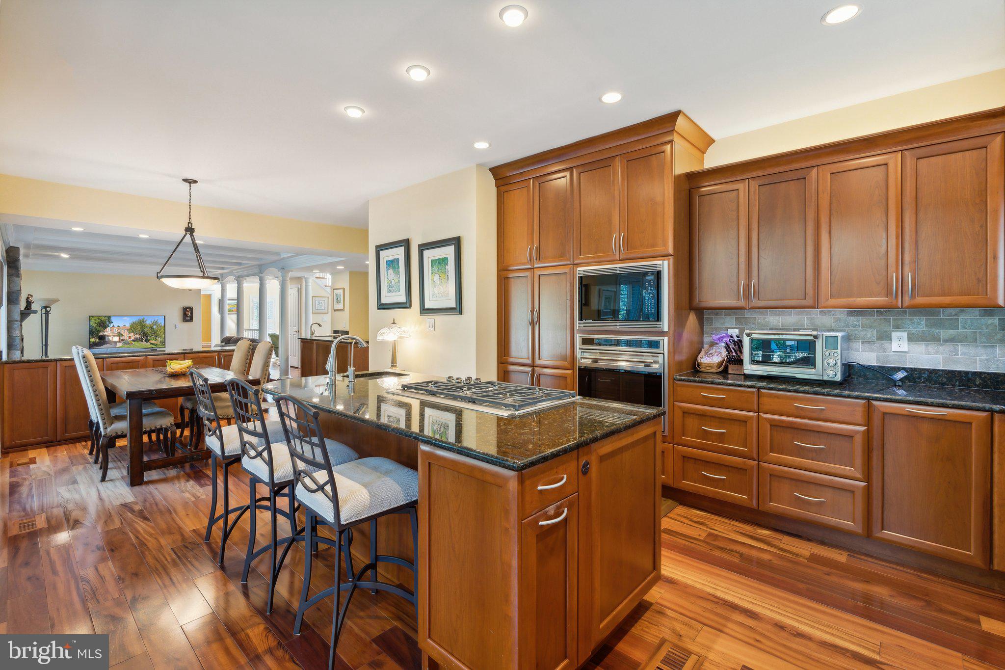 REDLAND KNOLLS - Residential